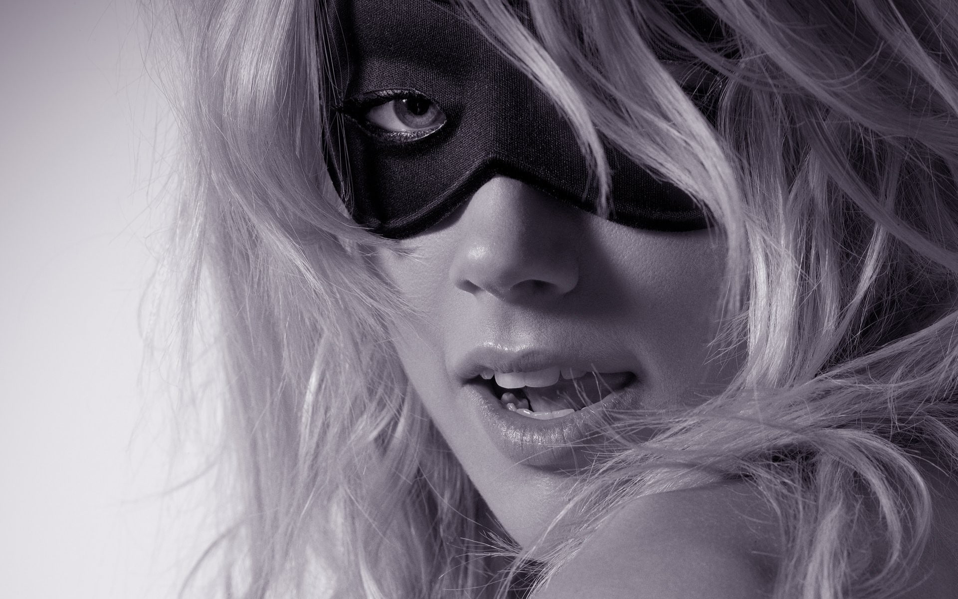 actress, mask, Amber Heard, monochrome, women, face, looking at viewer