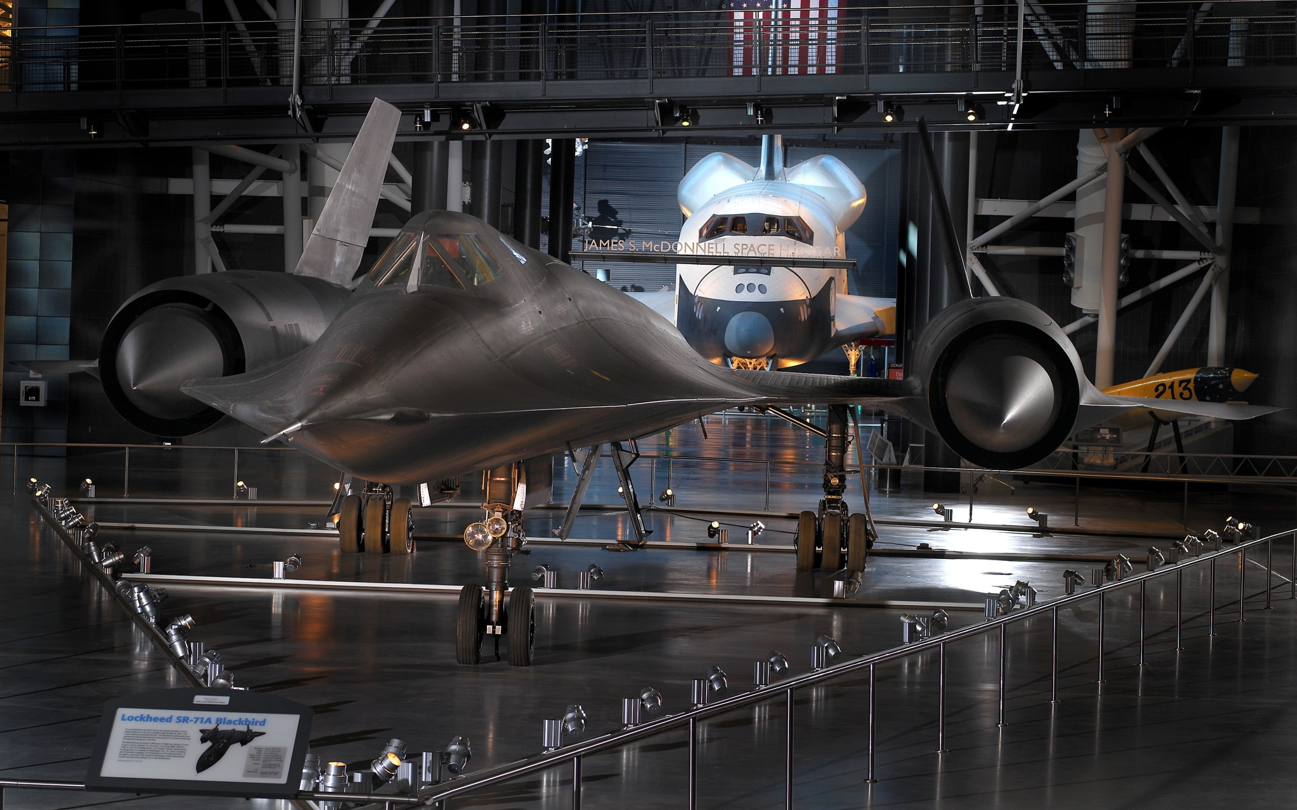 military aircraft, Lockheed SR-71 Blackbird, space shuttle