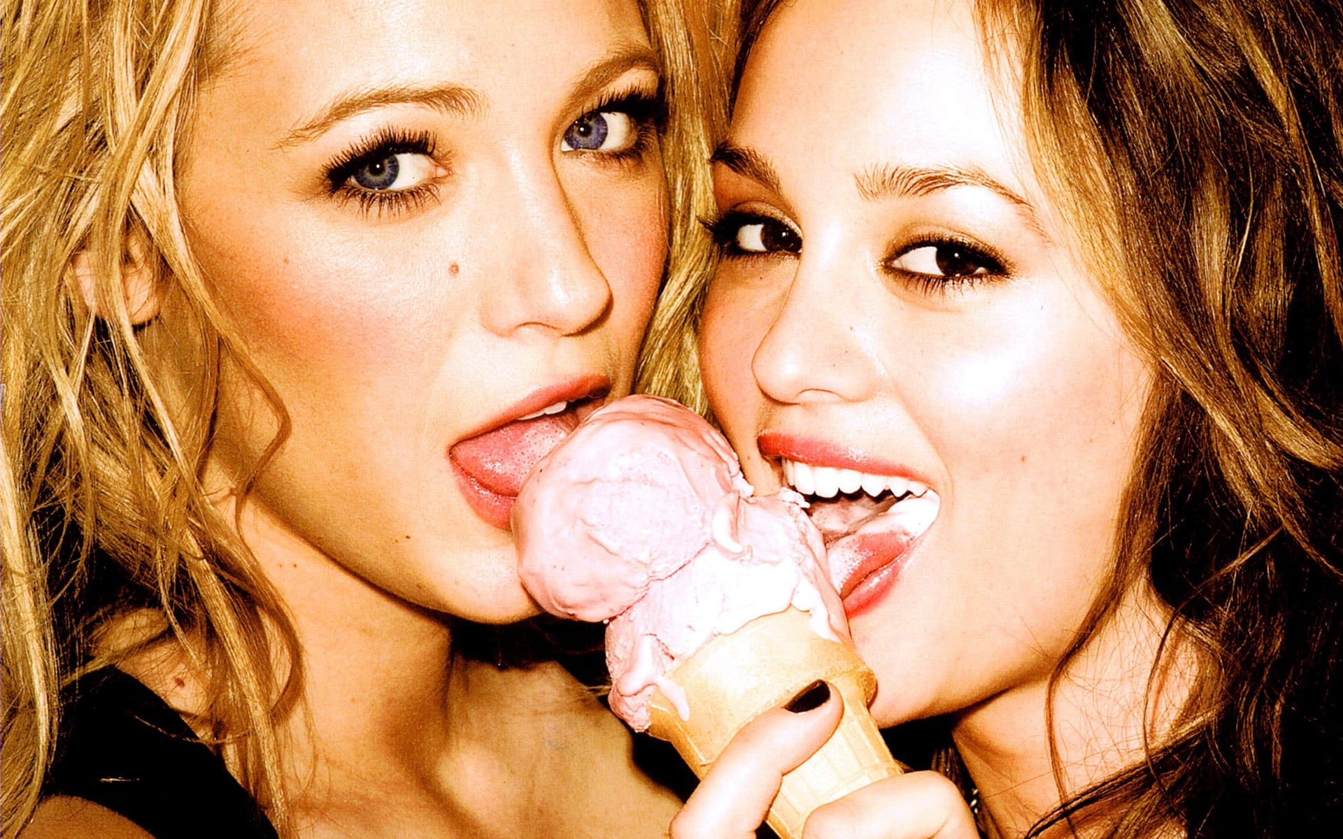 woman's blonde hair, face, Leighton Meester, ice cream, tongues