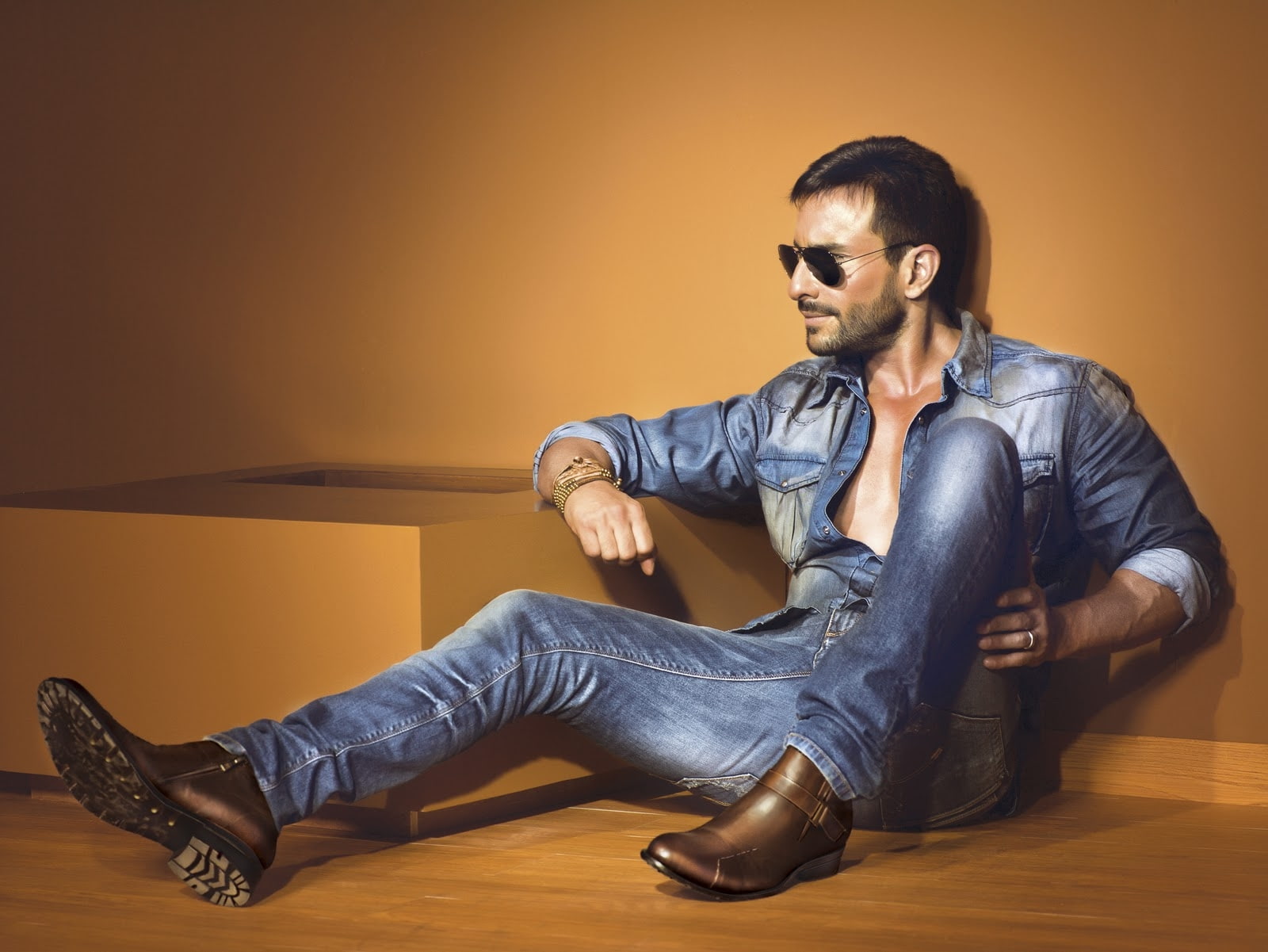 Saif Ali Khan, Celebrity, Jeans