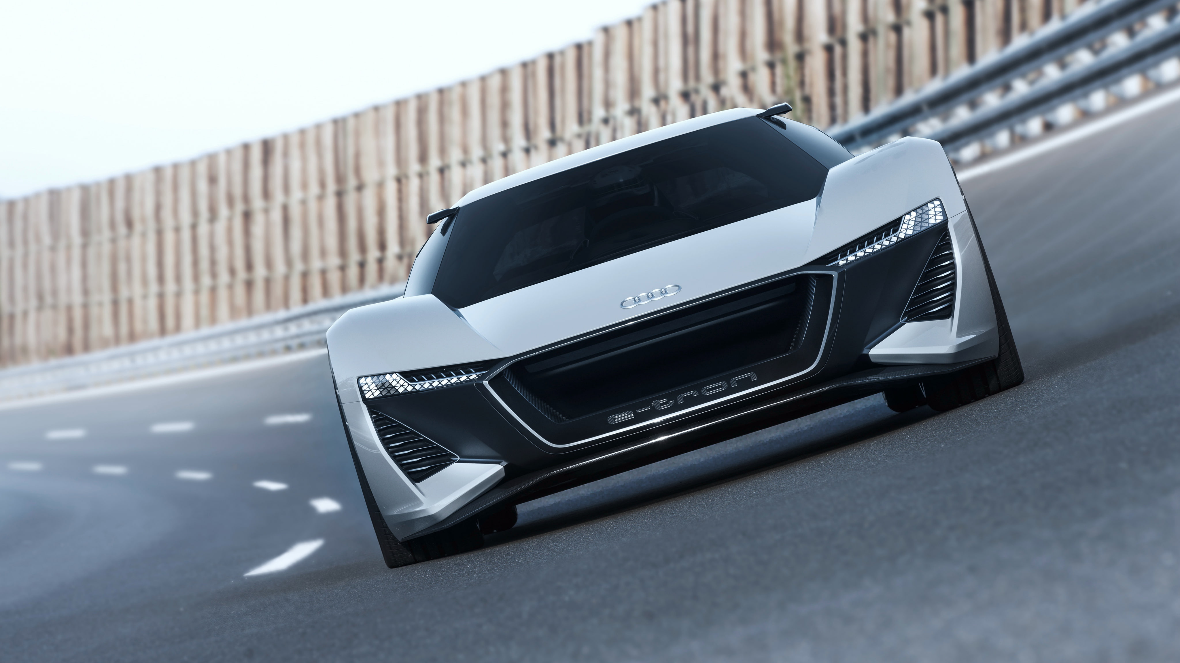 Audi, 2018, e-tron