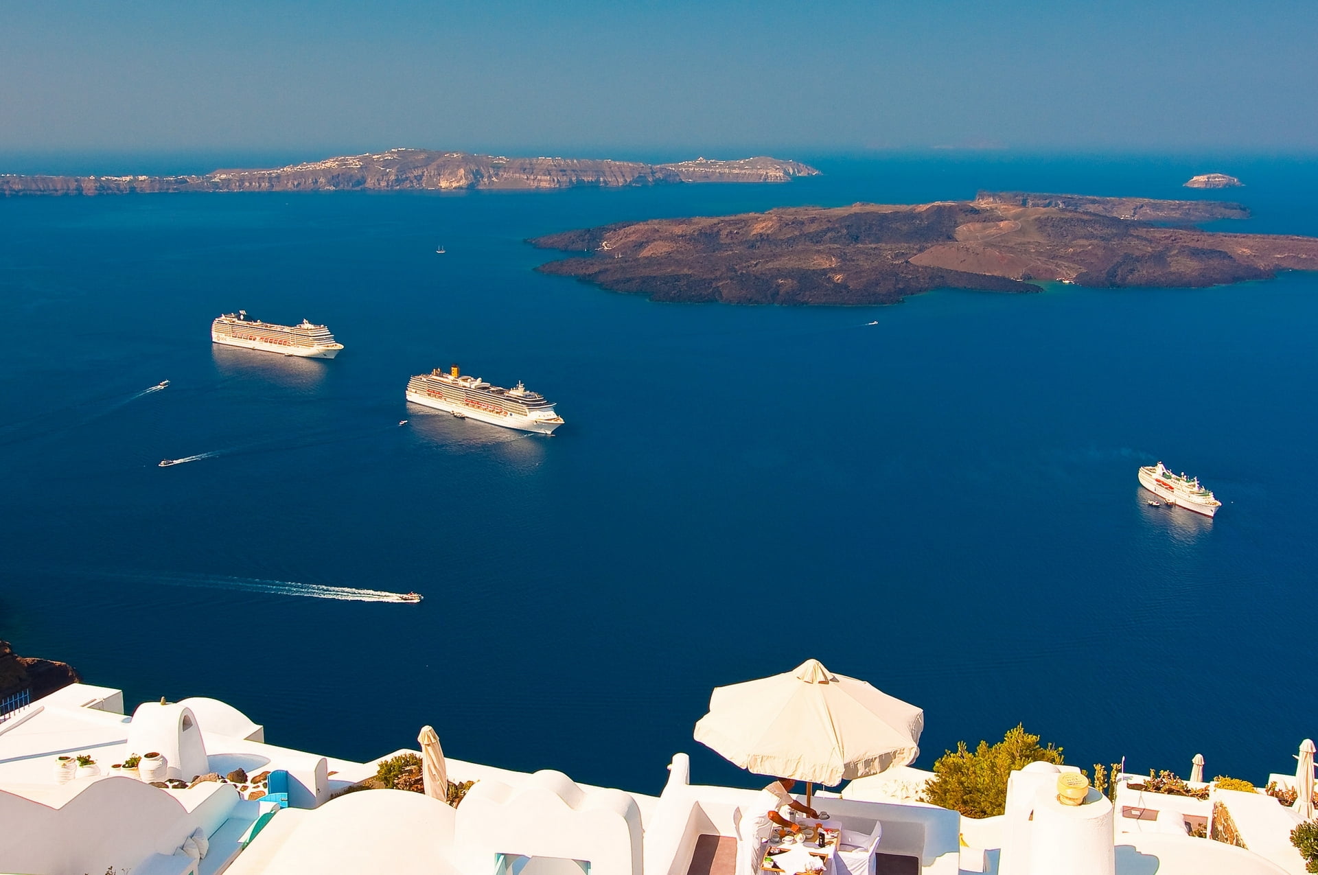 three white ships, Islands, Santorini, Greece, panorama, Oia