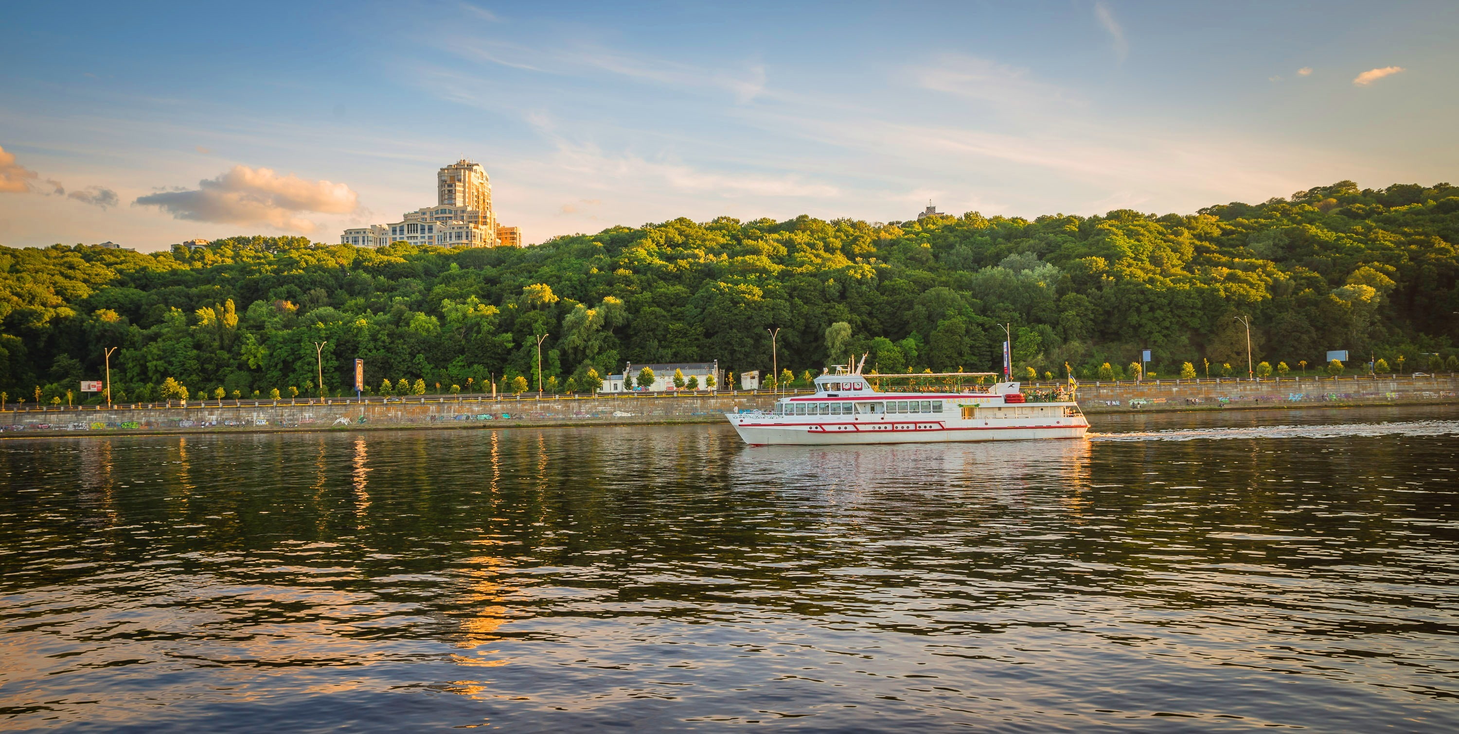 the sky, clouds, trees, river, home, Ukraine, Kiev, ship, Dnepr