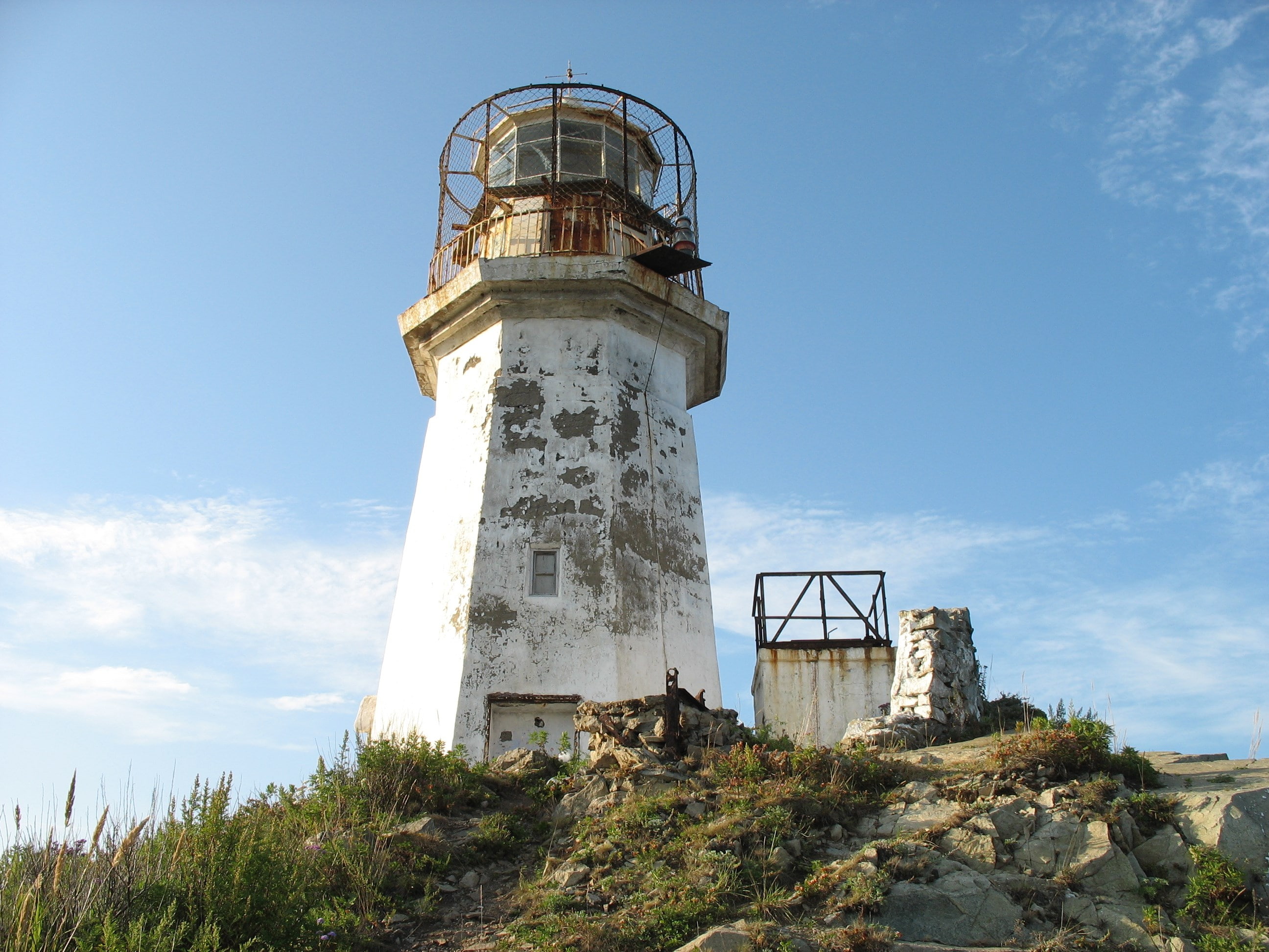 lighthouse, sky, architecture, built structure, tower, building exterior