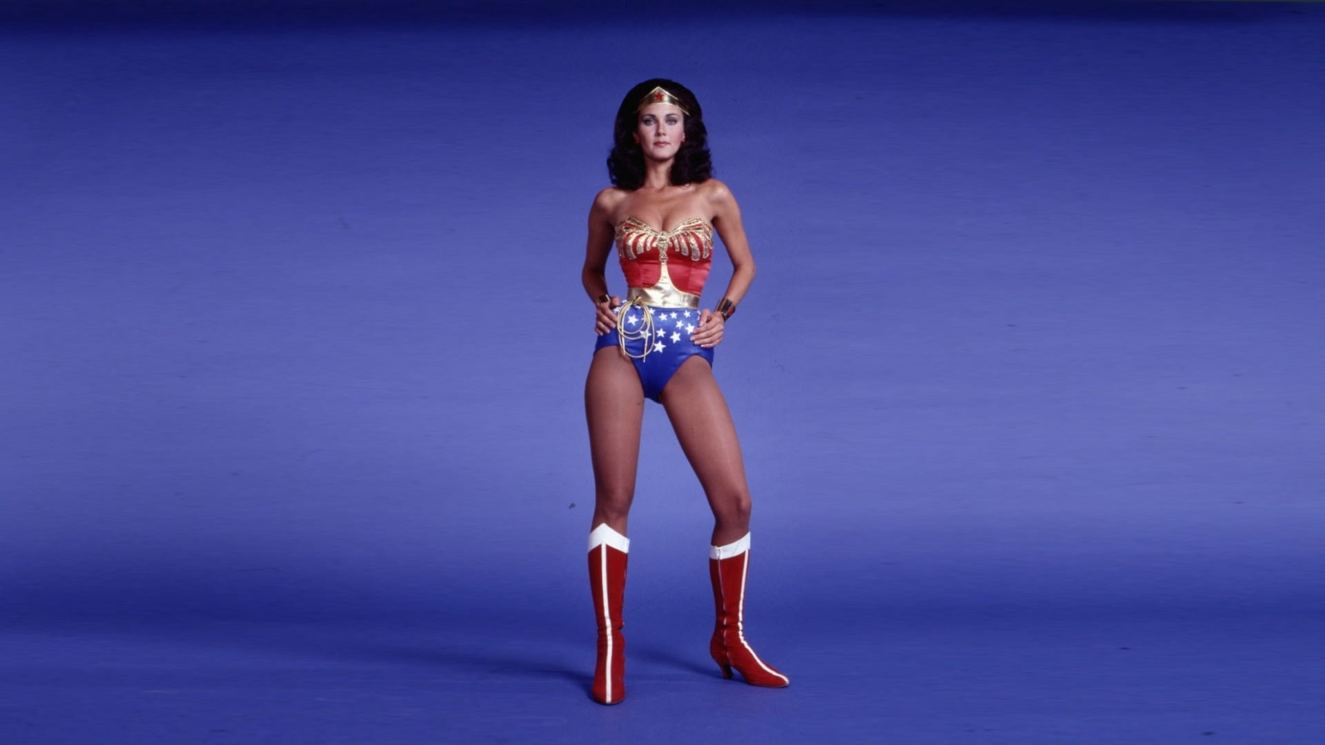 Lynda Carter, Wonder Woman, actress, one person, full length
