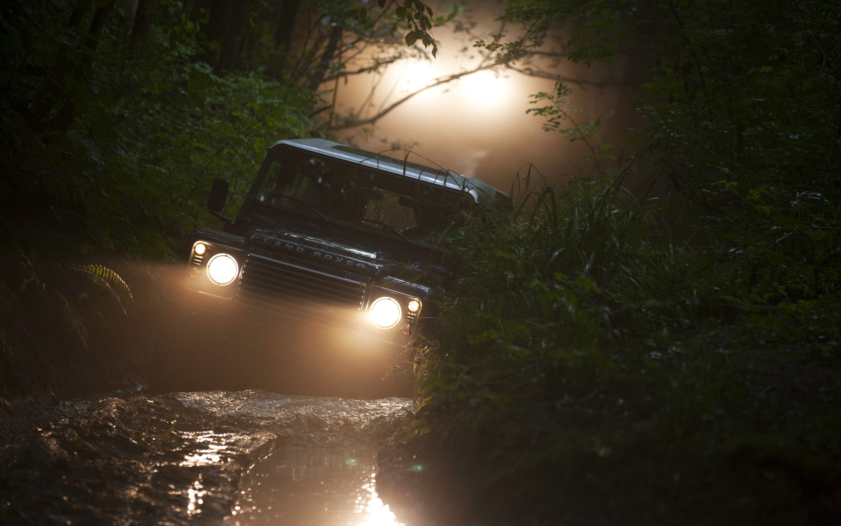 Land Rover Defender Off Road