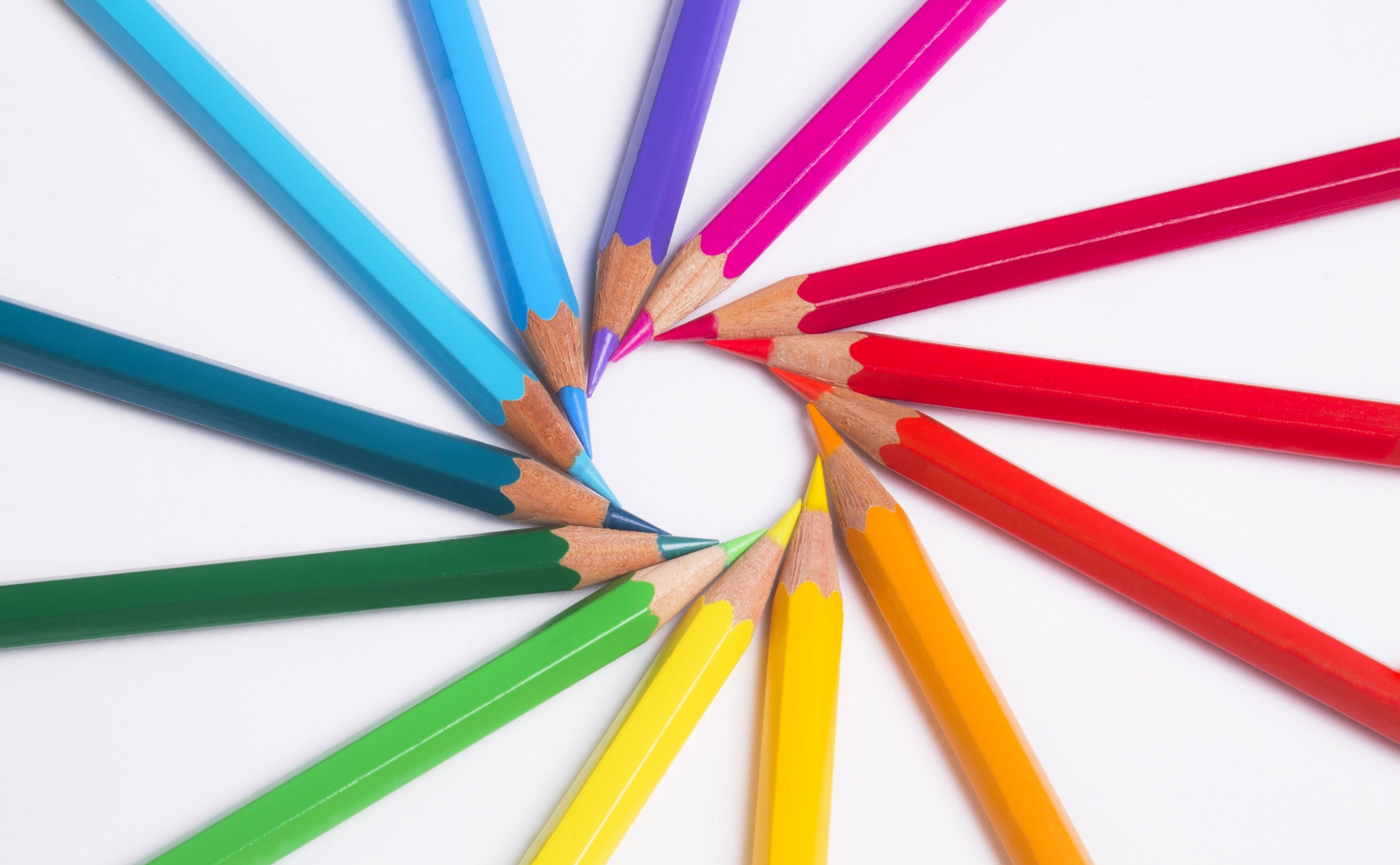 Rainbow Colored Pencils Macro HD Wallpaper, assorted-color pencil lot