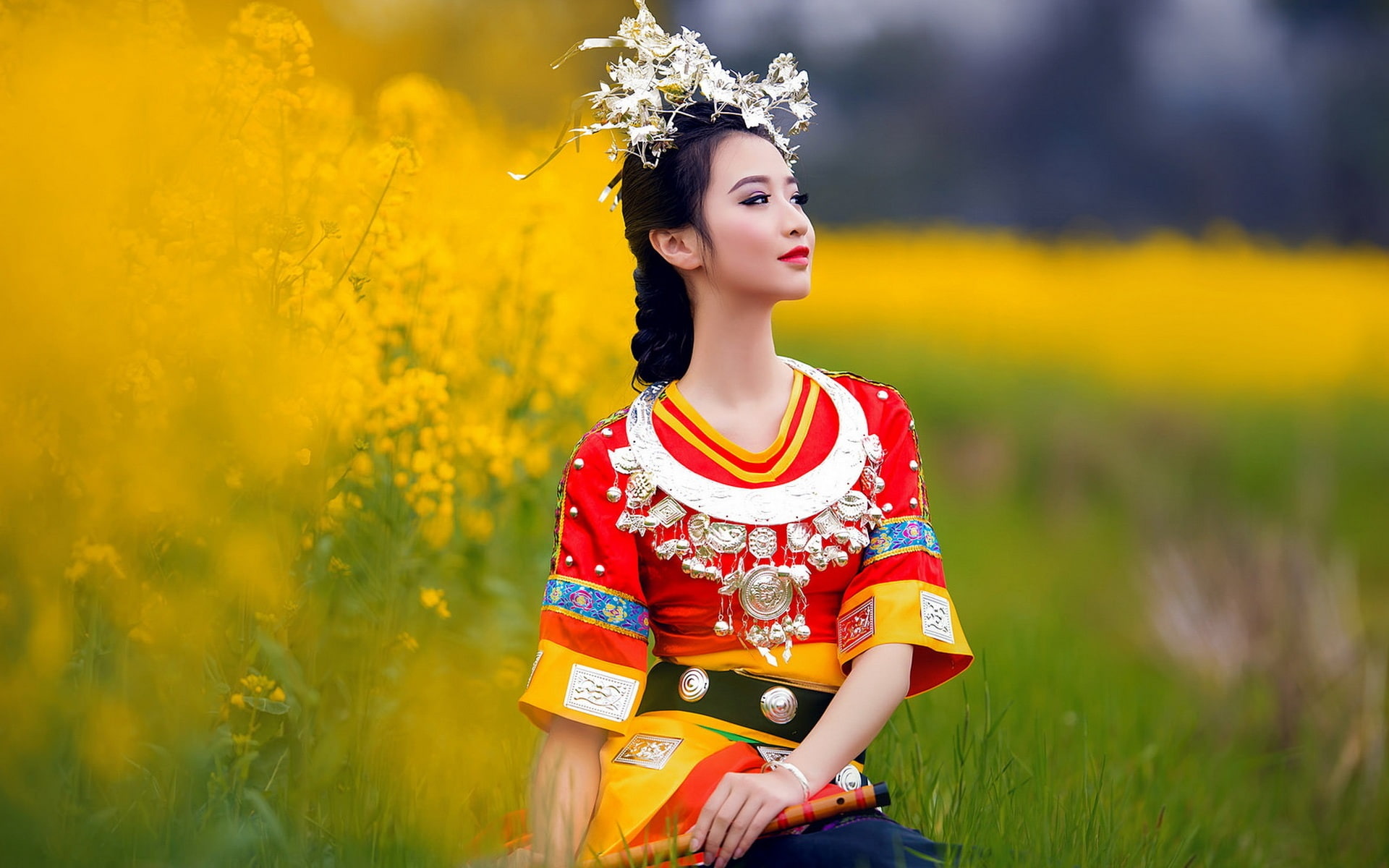 Chinese ethnic minority girls dress