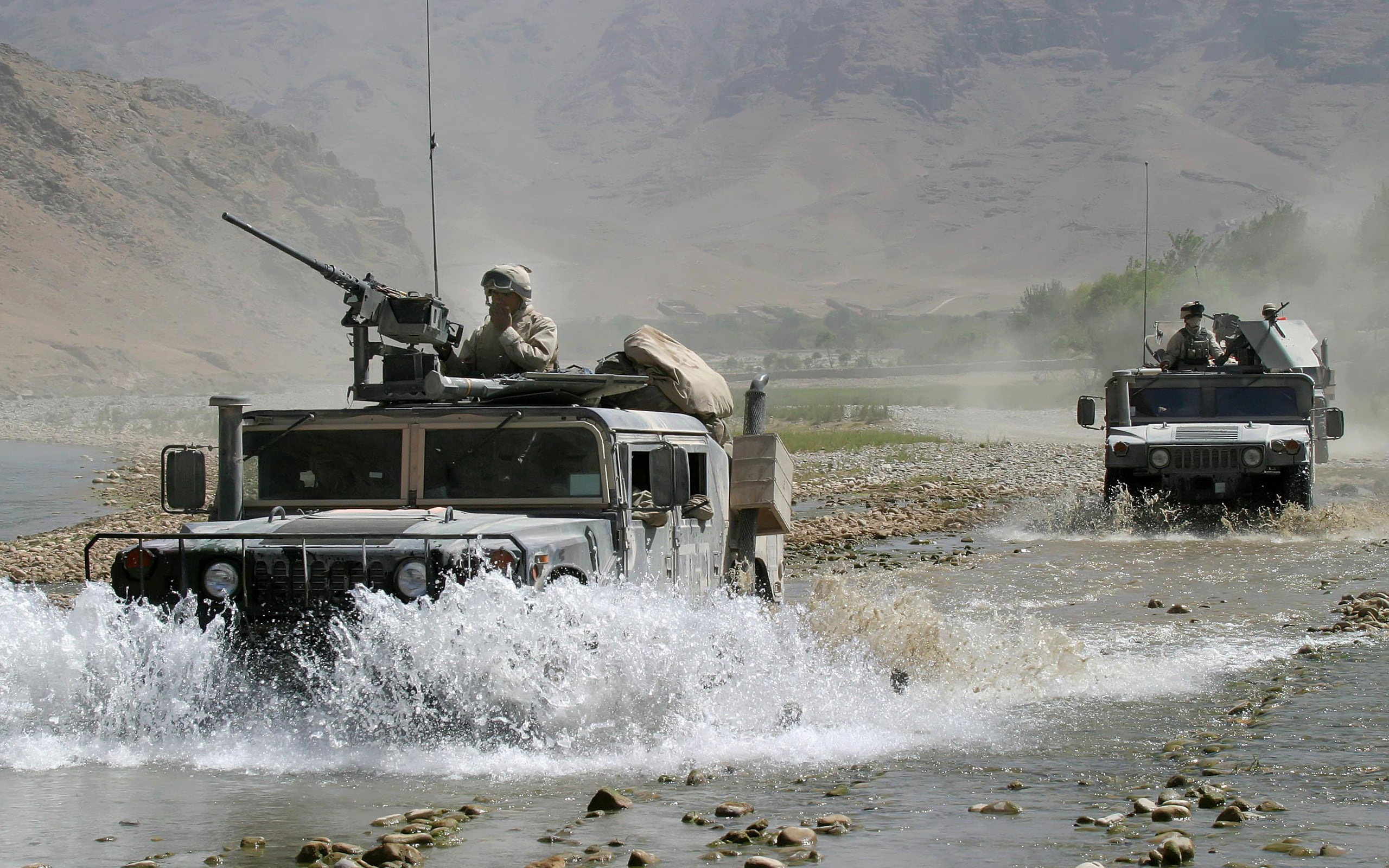 gray Hummer H1 SUV, mountains, river, stones, Hammer, soldiers