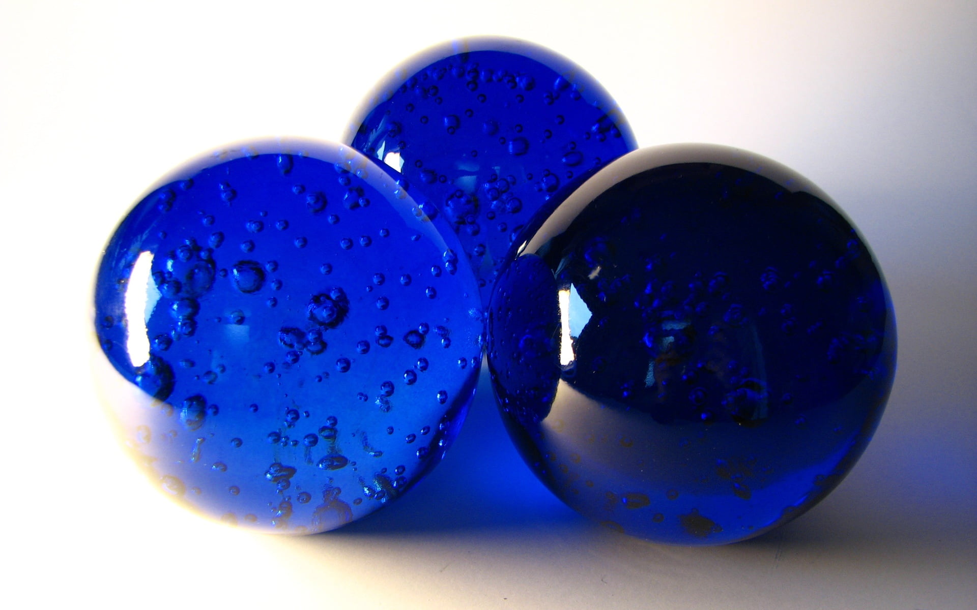 Blue Spheres, several blue marble toys, 3D, Others, ball, studio shot