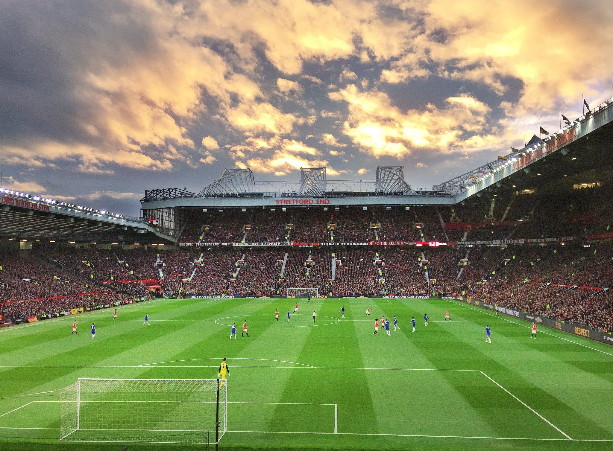 Manchester United vs Chelsea, old trafford, Sunset