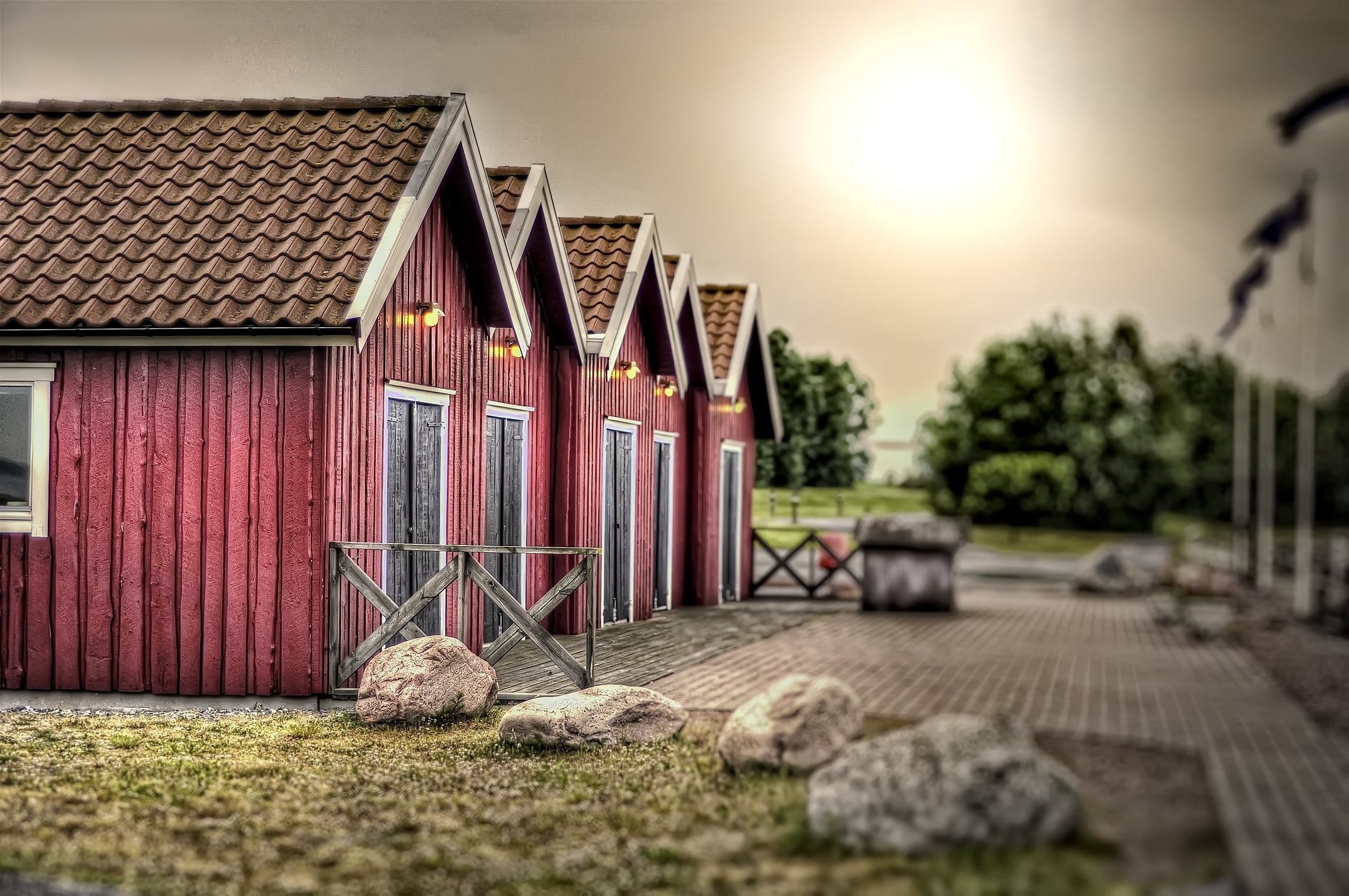 five red wooden barn houses, hdr, nikon  d300, volvo, göteborg