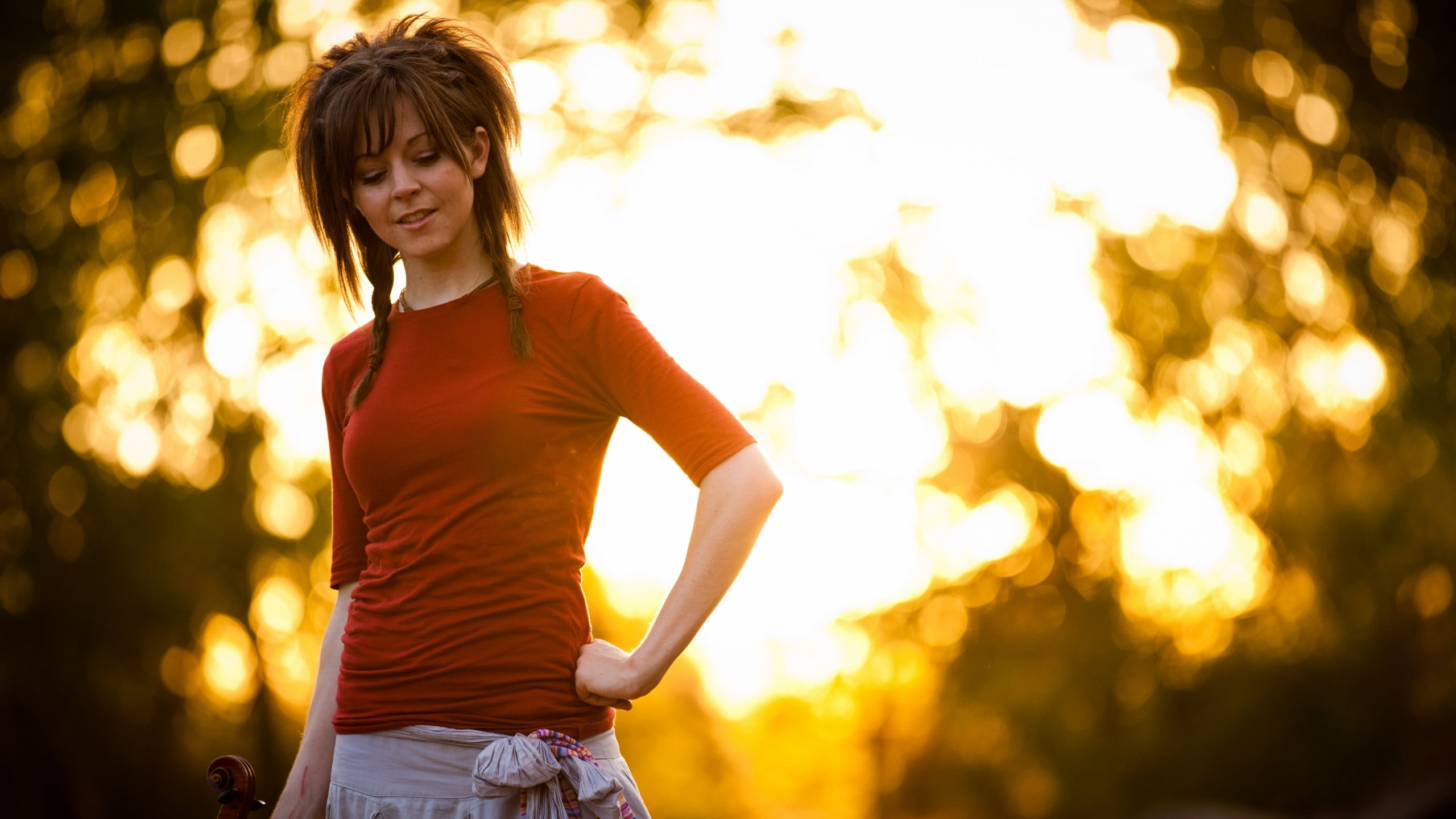 Lindsey Stirling, women, musician, violin, hands on hips, one person