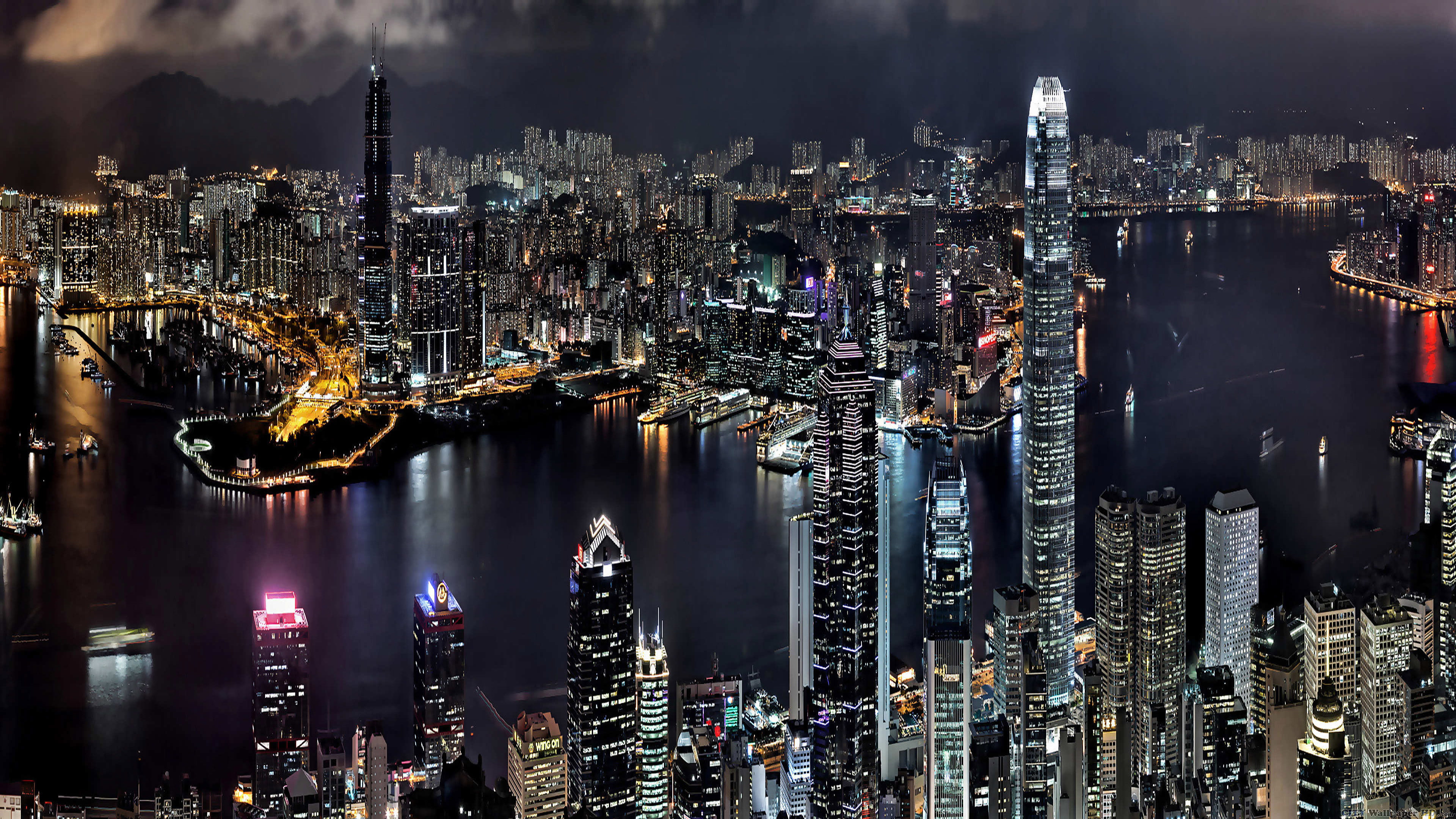 Asia-city Hong Kong in China, look at night-bay-boats, buildings, skyscrapers, night lights Wallpaper-HD-3840×2160