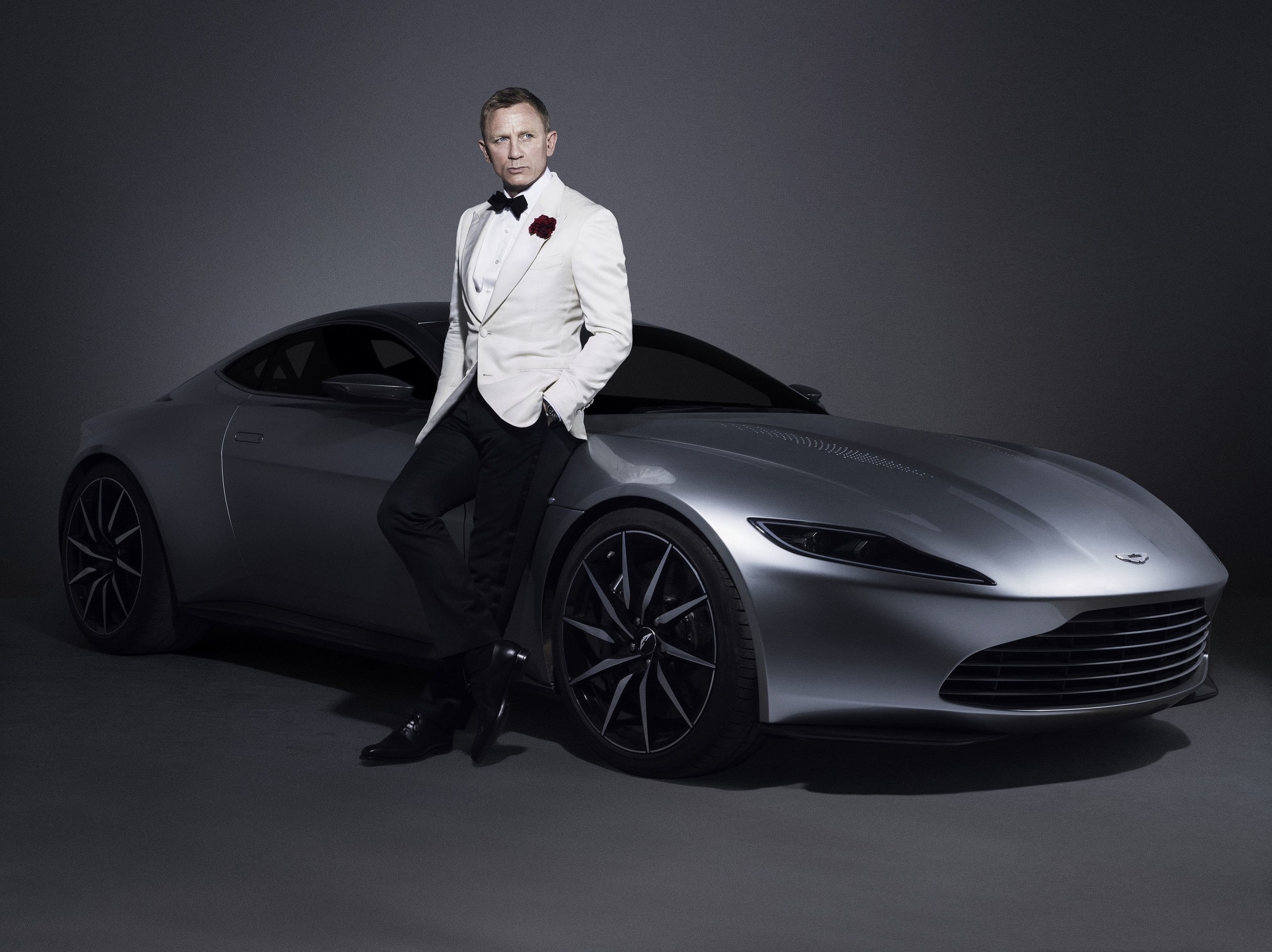 Daniel Craig 007 James Bond Aston Martin Car  Photoshoot, men