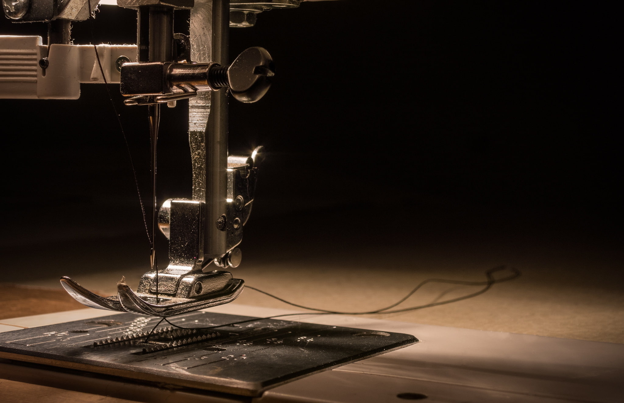 needle, thread, Sewing machine