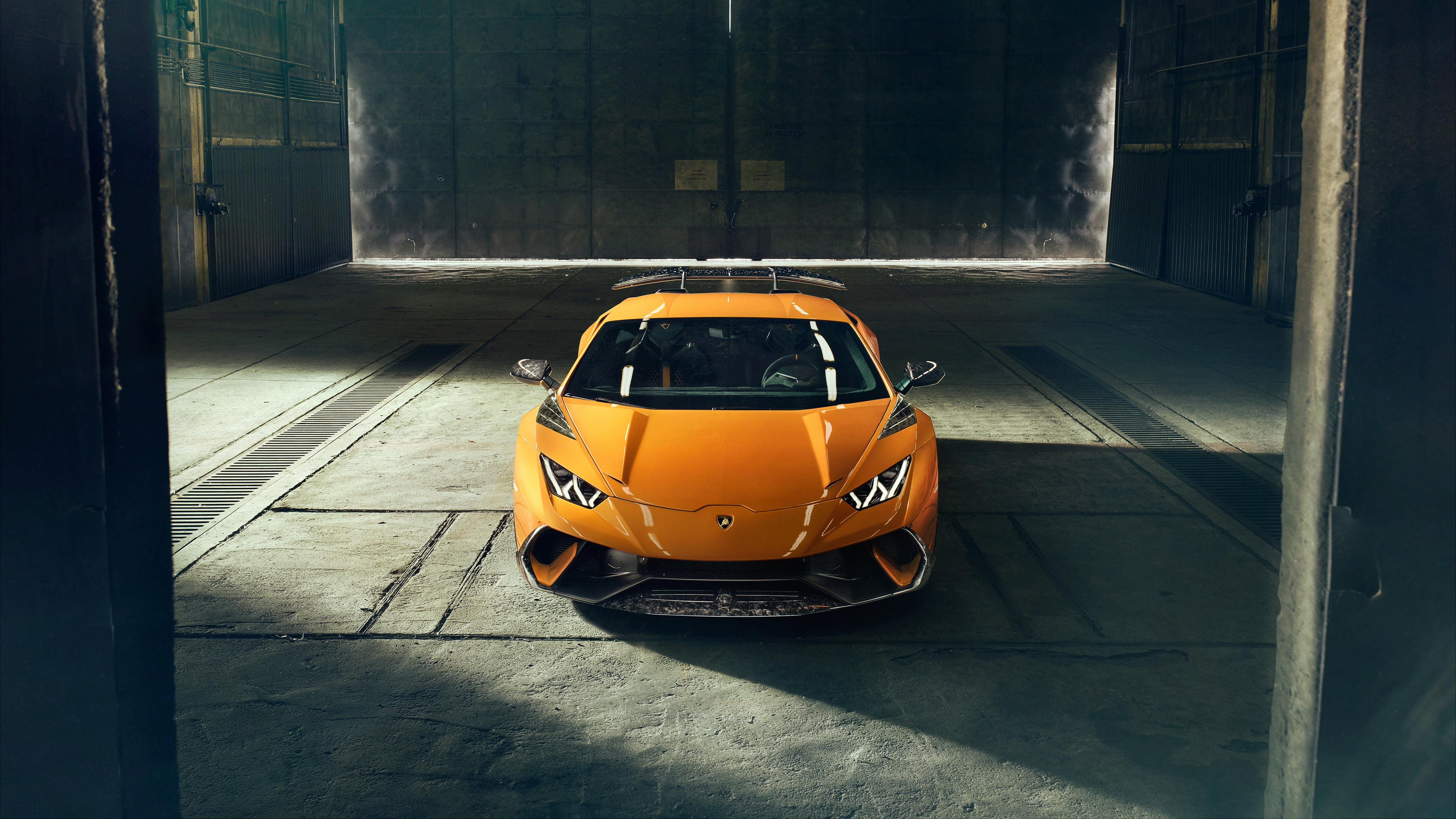 Super Car , hangar, Lamborghini Huracan, mode of transportation
