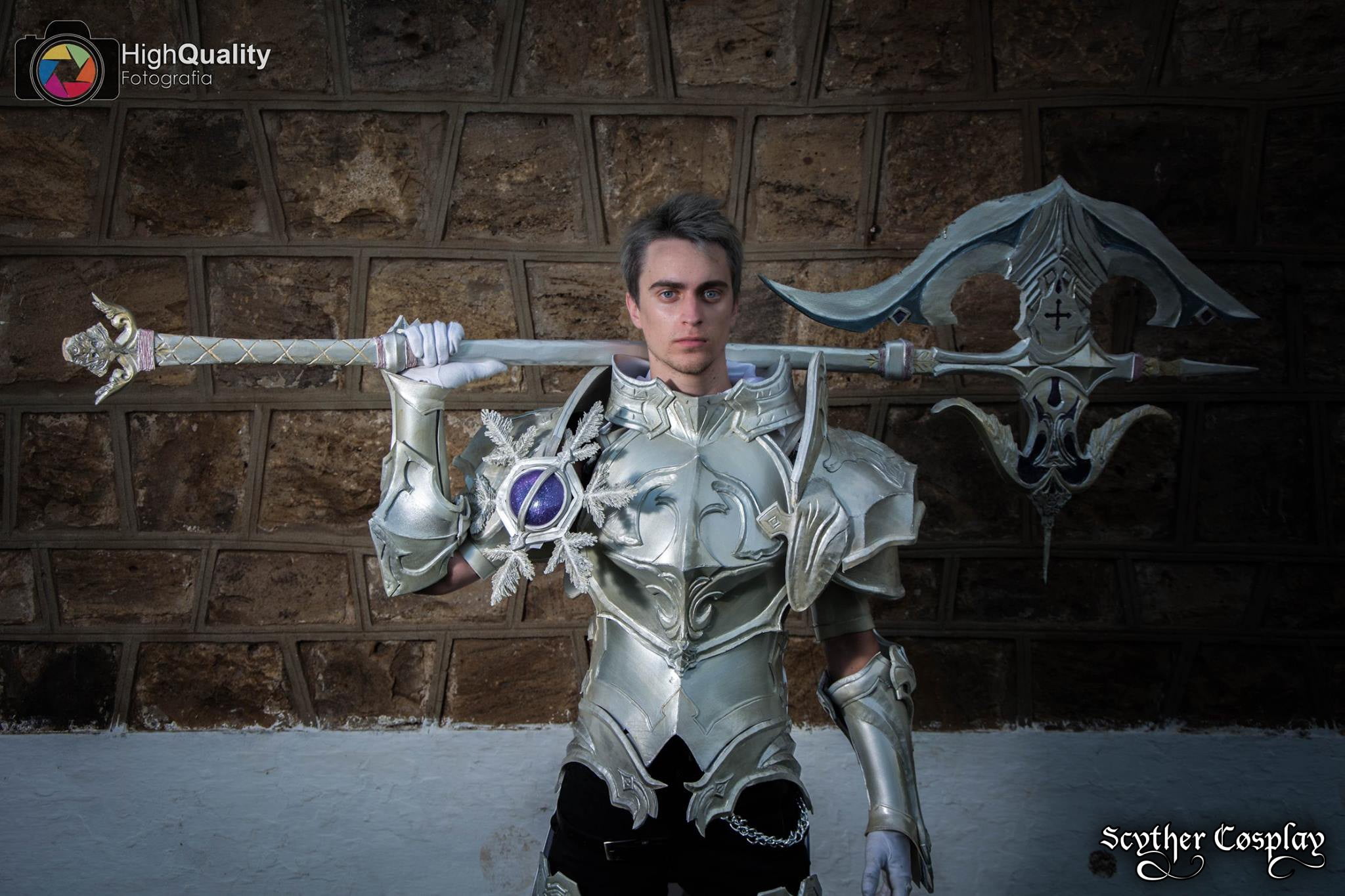 men's gray knight suit, Aion Online, cosplay, axes, armor, gray hair