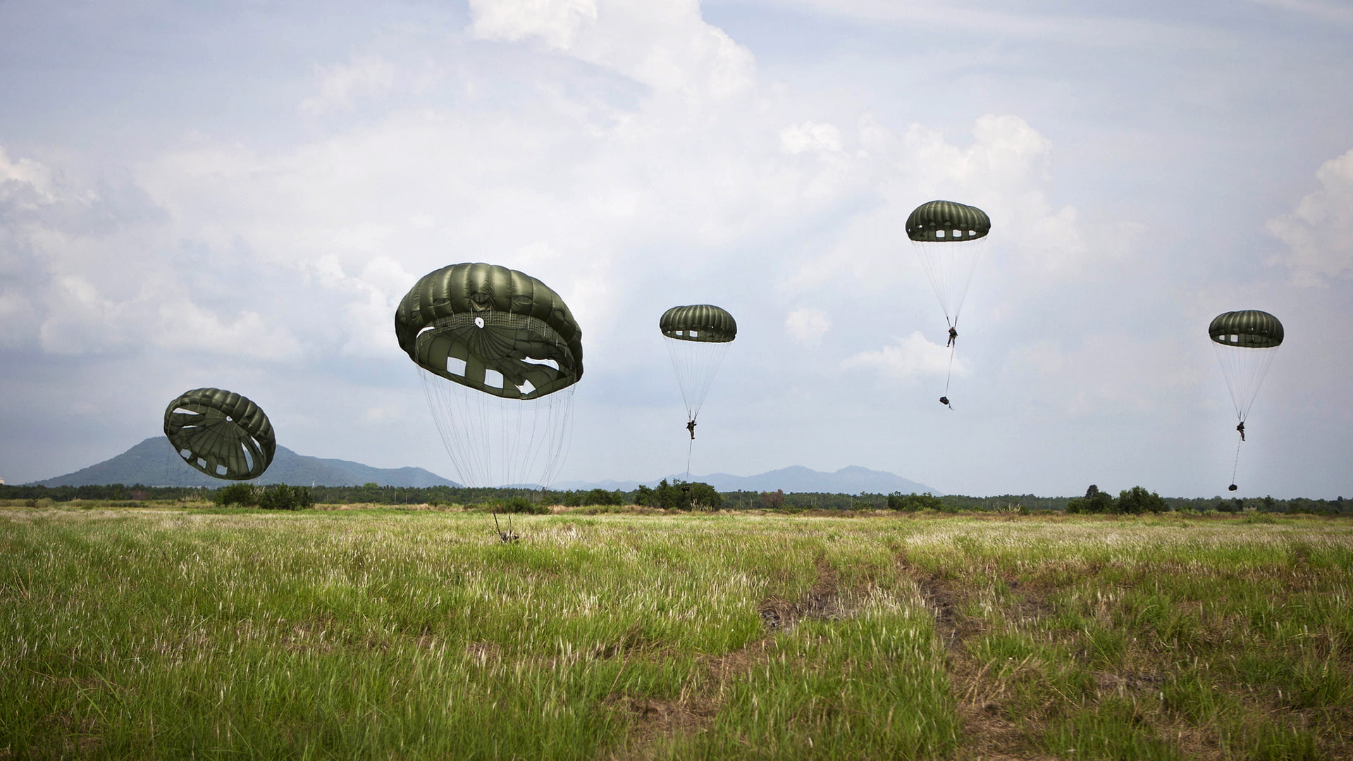 airbourne, grass, military, parachute, paratroopers, soldiers