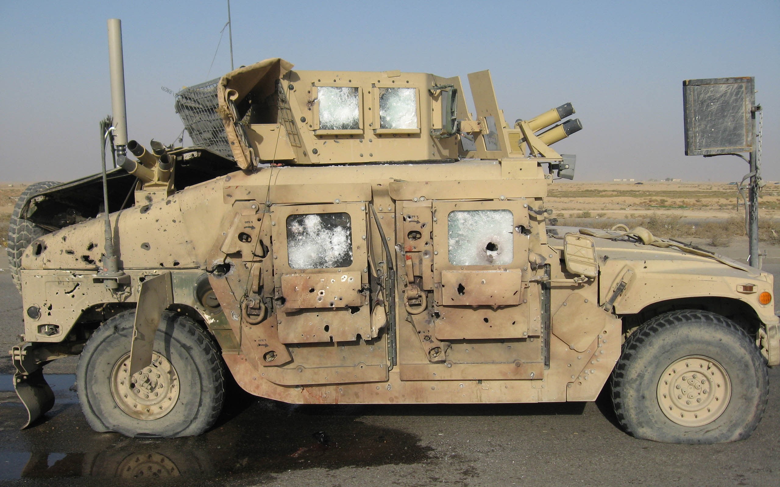 beige vehicle, Hummer H1, military, wreck, war, transportation