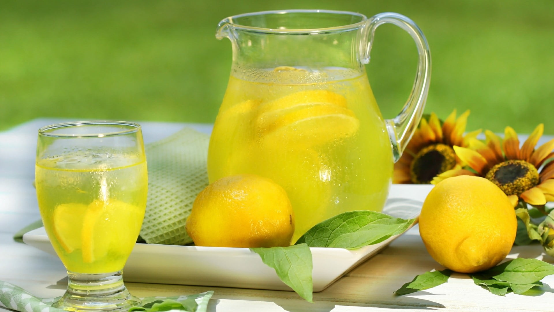 lemon, lemon juice, drink, glass, lemonade, jug, table, decoration