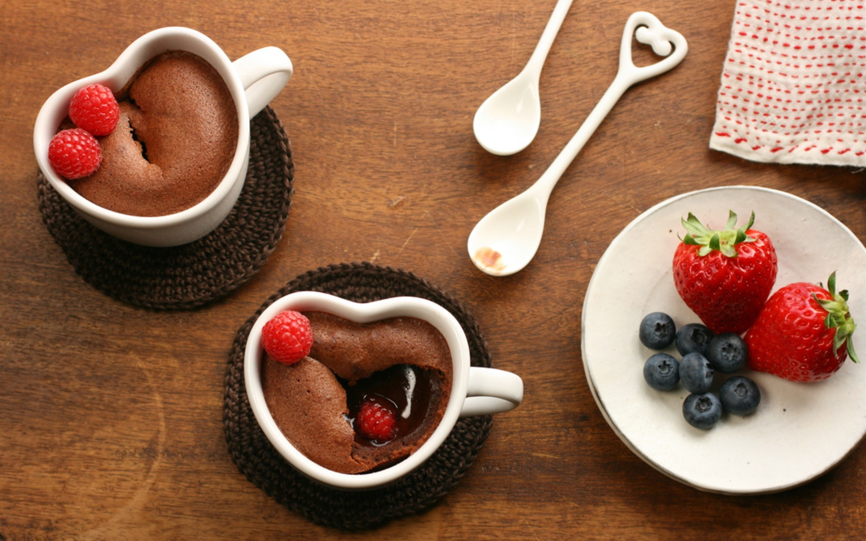 Chocolate dessert, cups, blackberries, strawberries, food, spoons