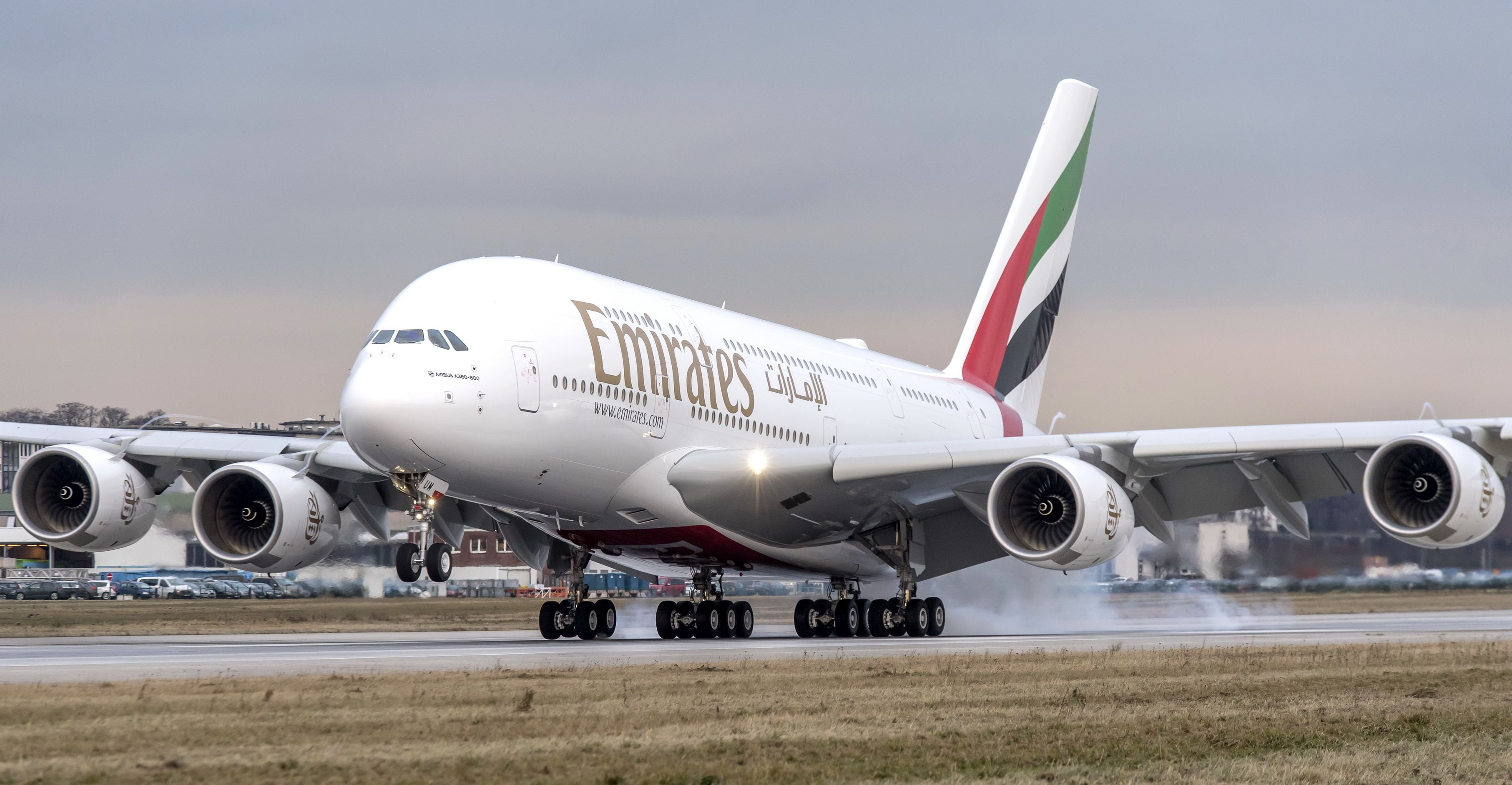 Smoke, A380, Landing, Airbus, WFP, Chassis, Airbus A380, Emirates Airlines