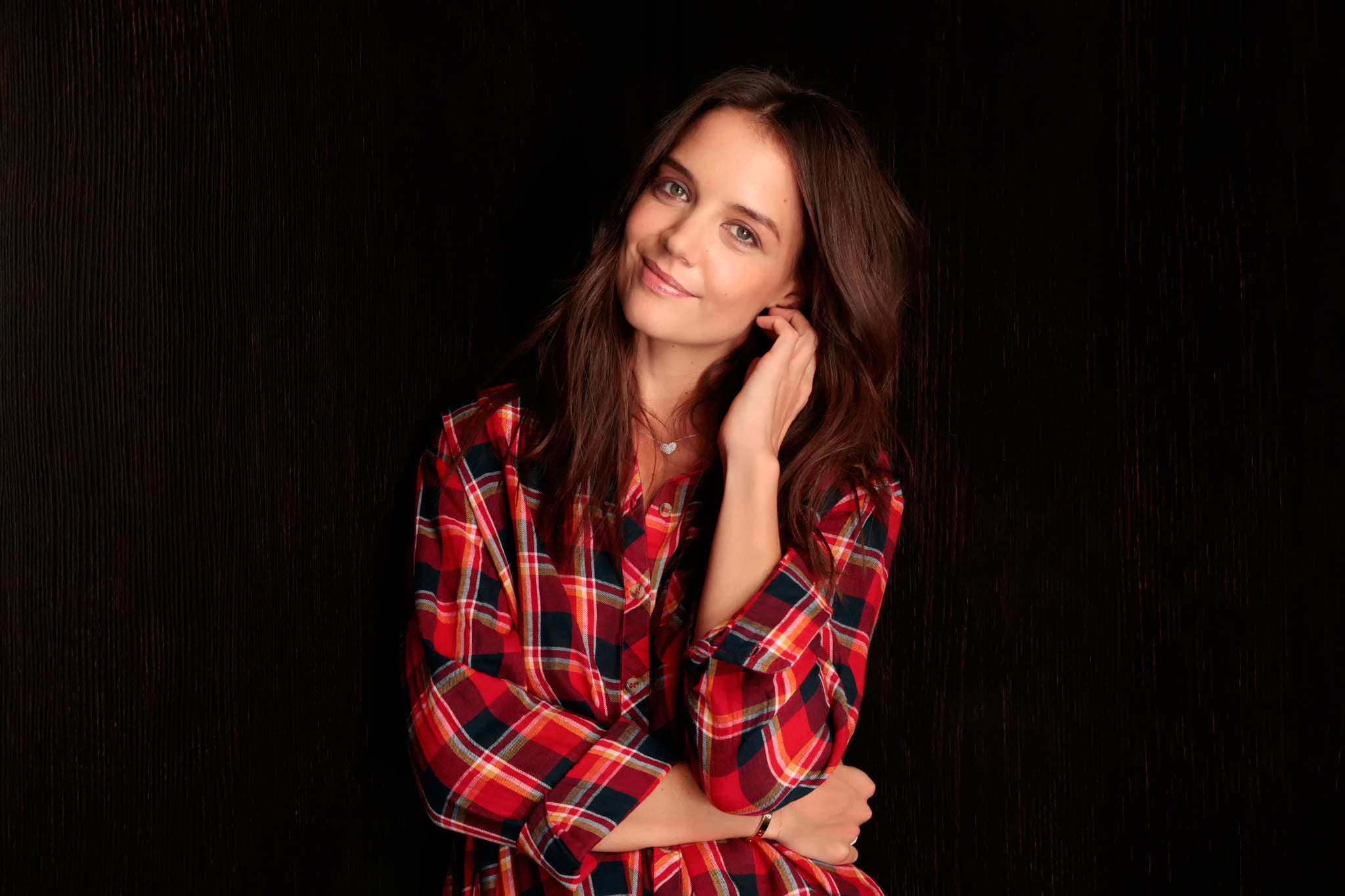 photoshoot, Katie Holmes, Los Angeles Times, smiling, looking at camera