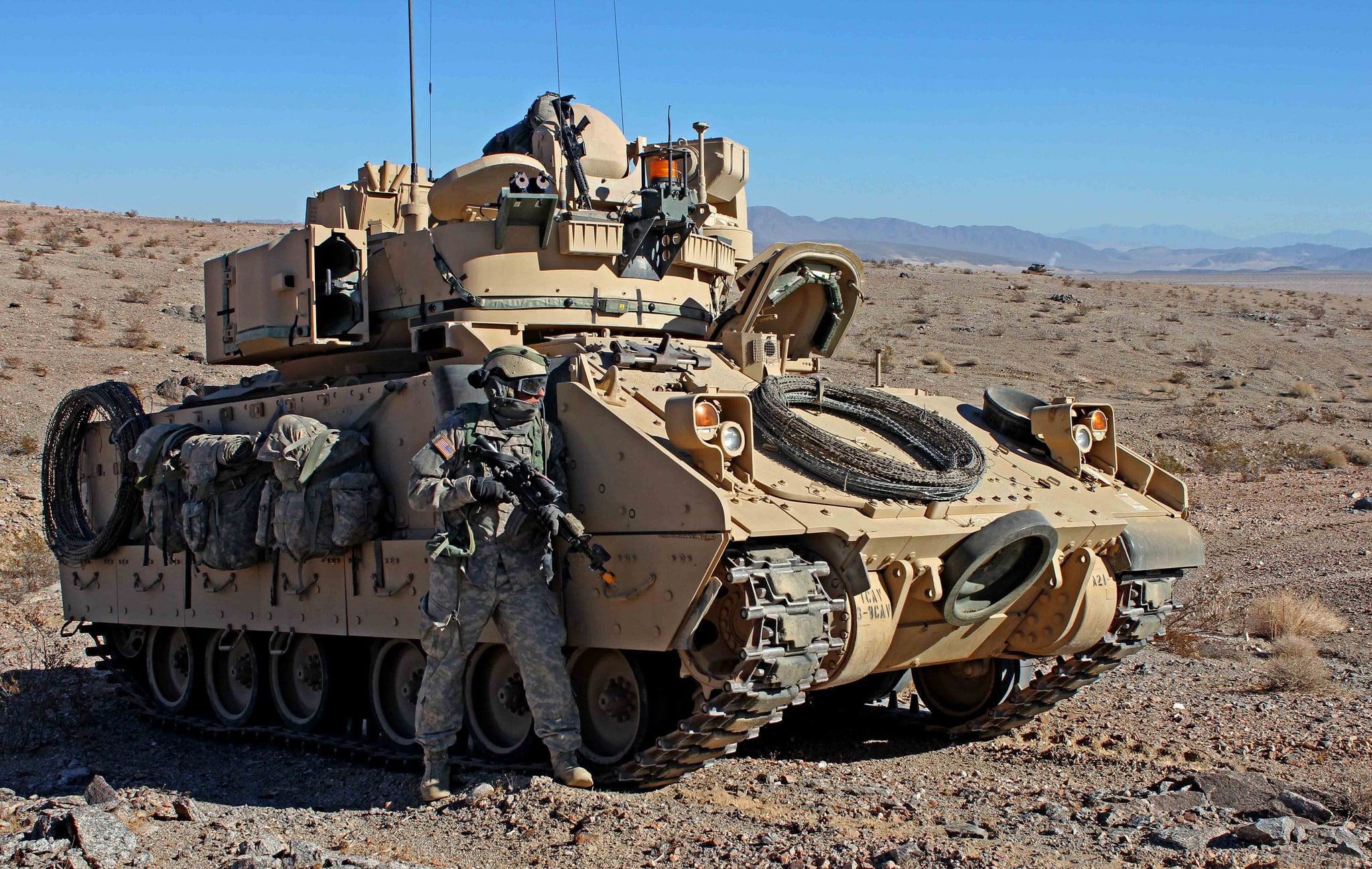 brown and black battle tank, USA, military equipment, M2 Bradley