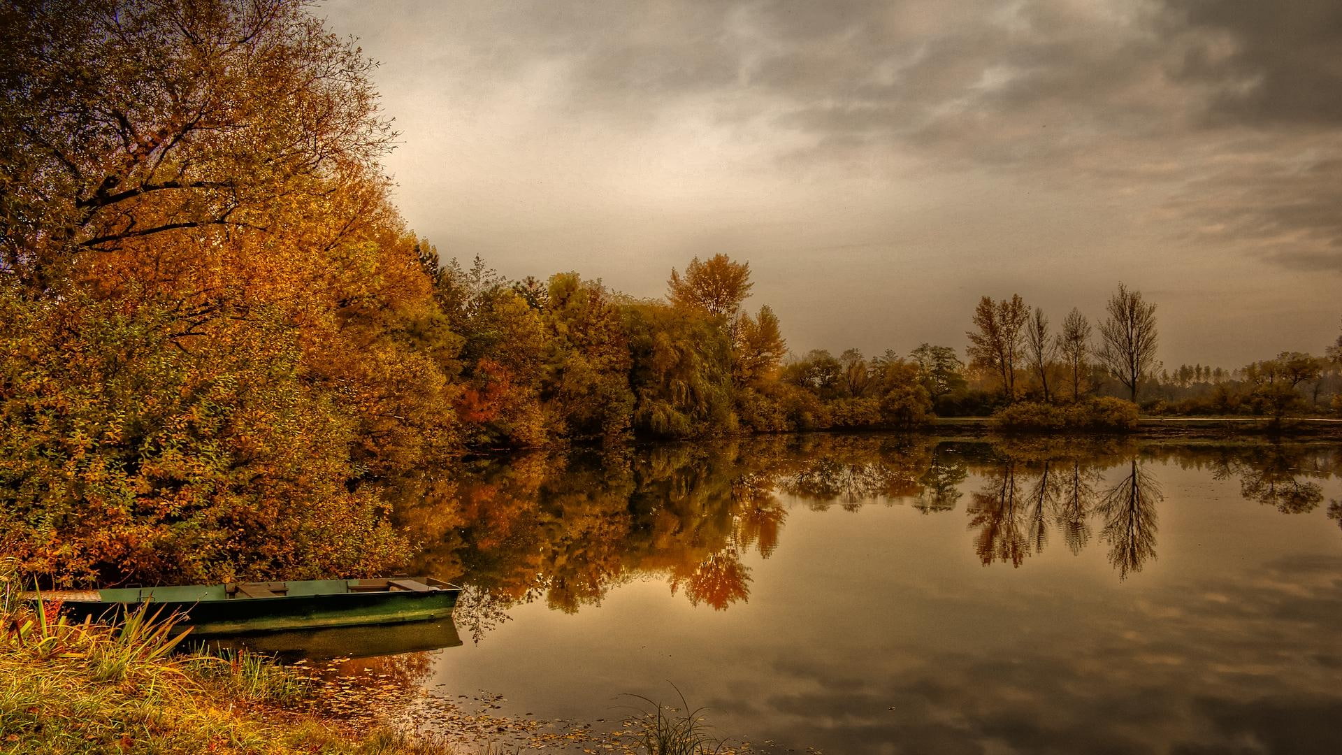 Golden Tones Of Autumn, blissful, shimmer, boat, pristine, shine