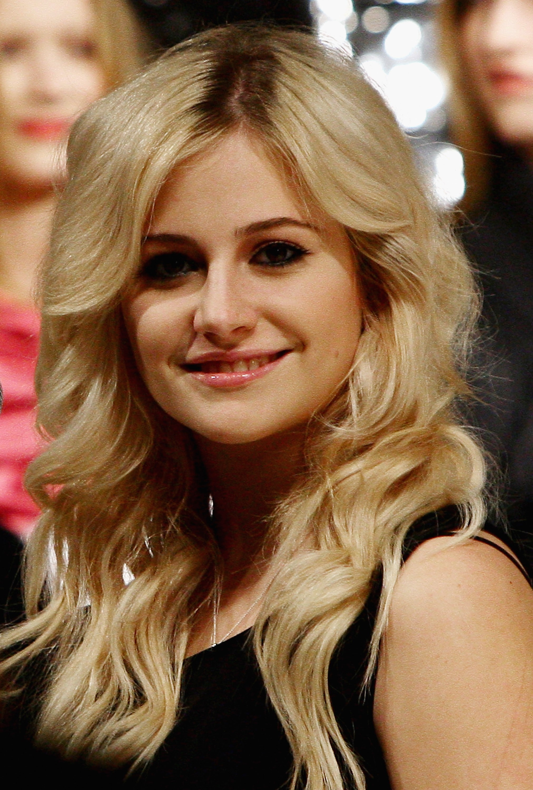 blondes, lott, pixie, singers, women