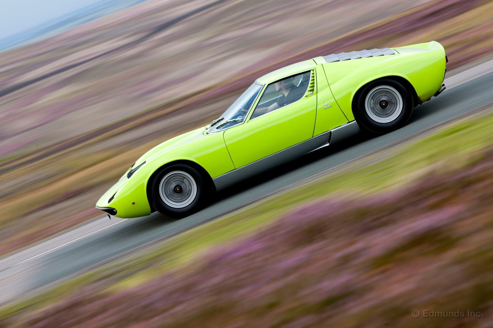 cars lamborghini lamborghini miura side view green cars 1600x1066  Cars Lamborghini HD Art