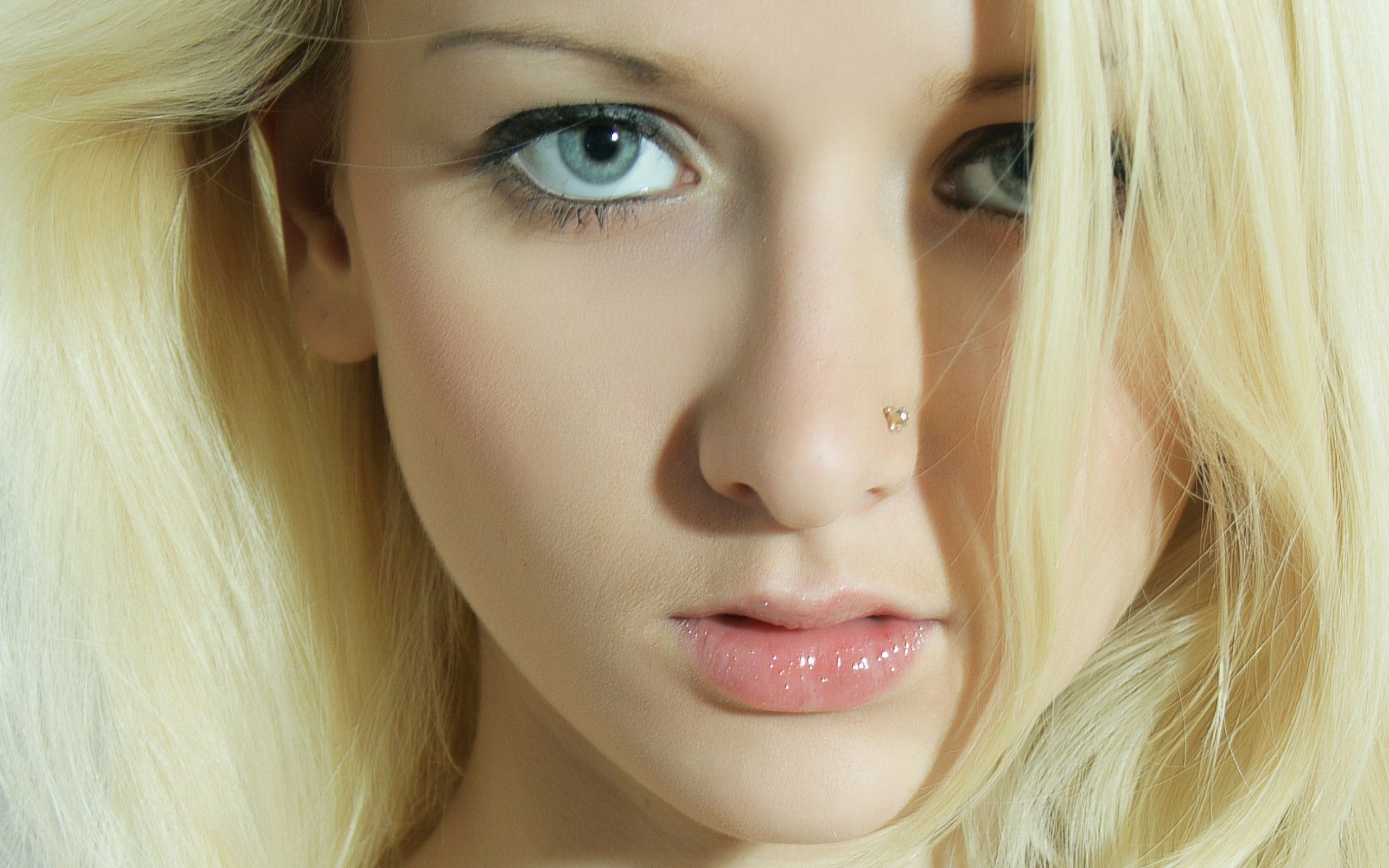Free Download Hd Wallpaper Blondes Women Closeup Eyes Blue Eyes Piercings Faces Nika
