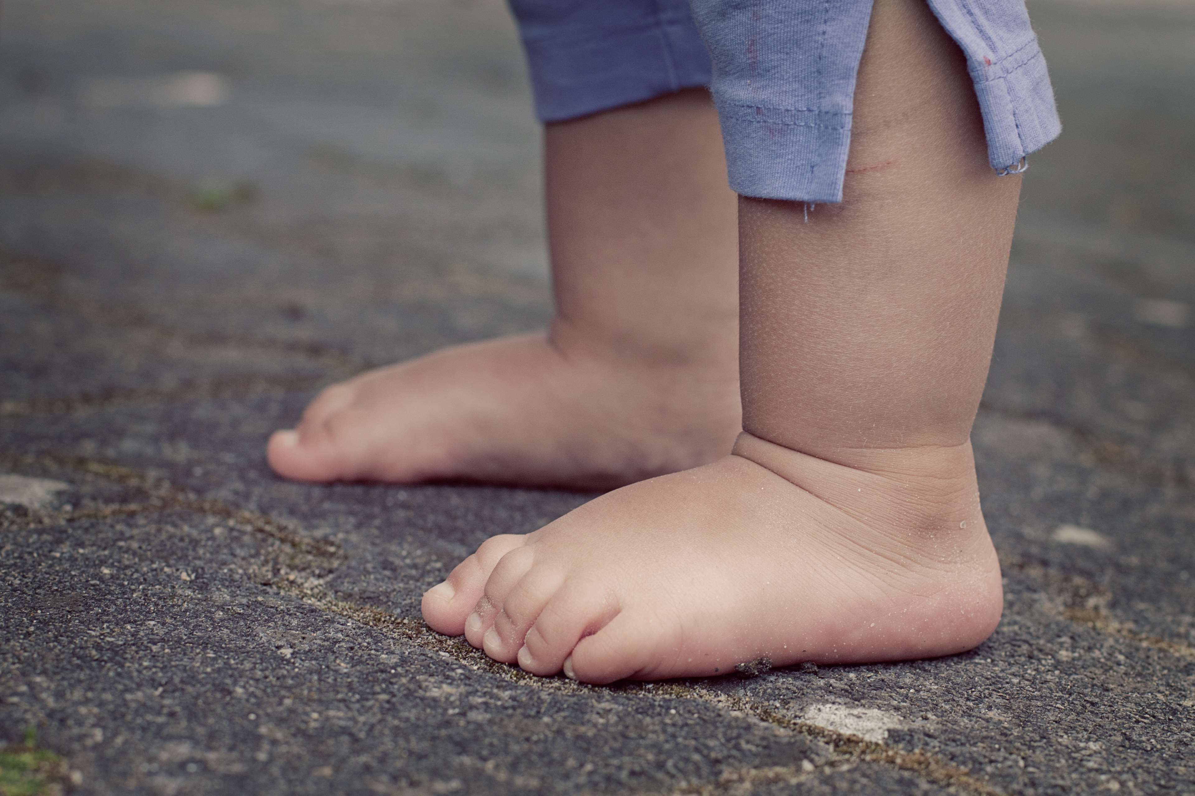 baby, barefoot, child, childrens feet, cute, human, part of the body