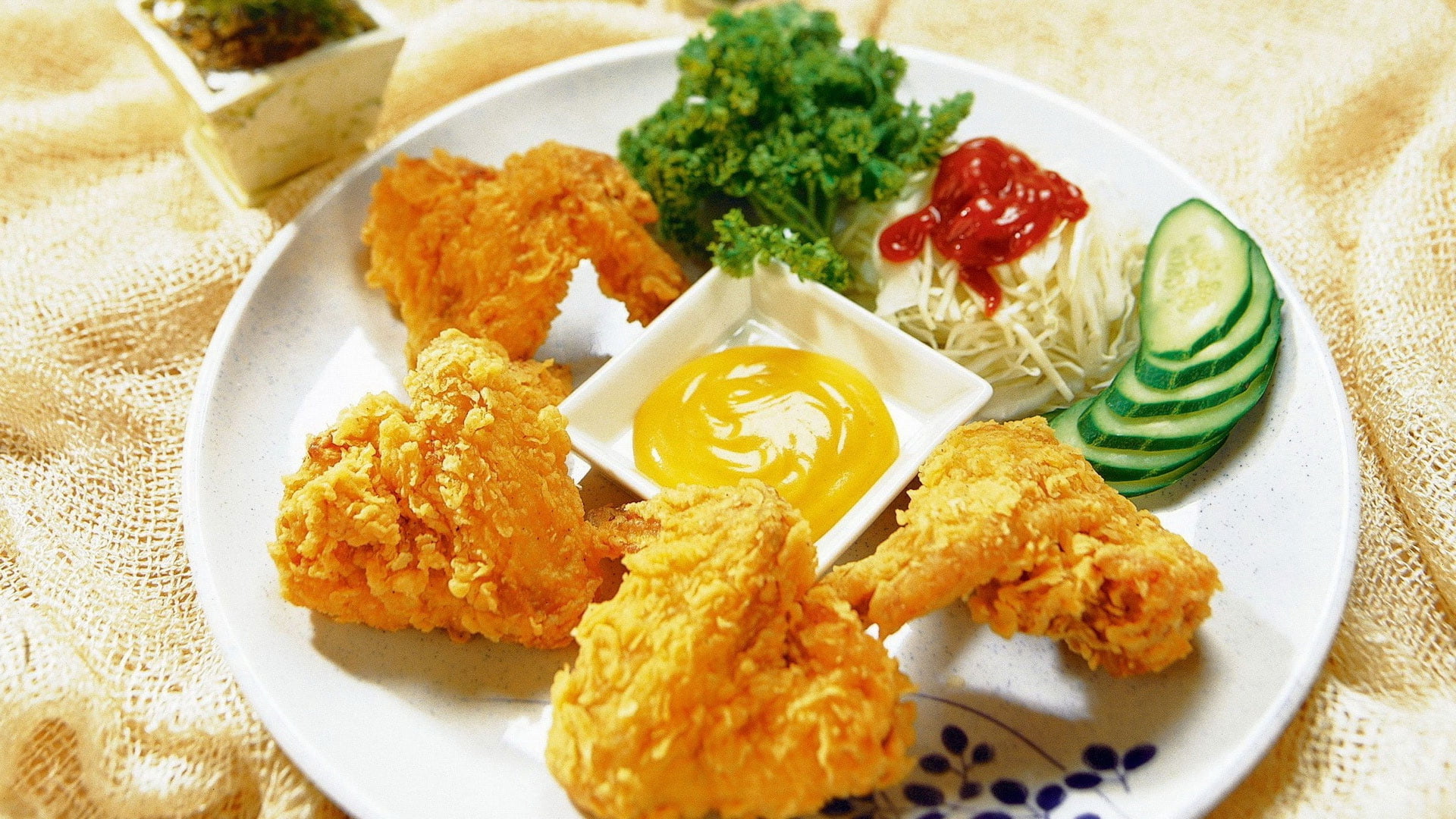 fried chicken, wings, sauce, plate, food, meal, breaded, gourmet