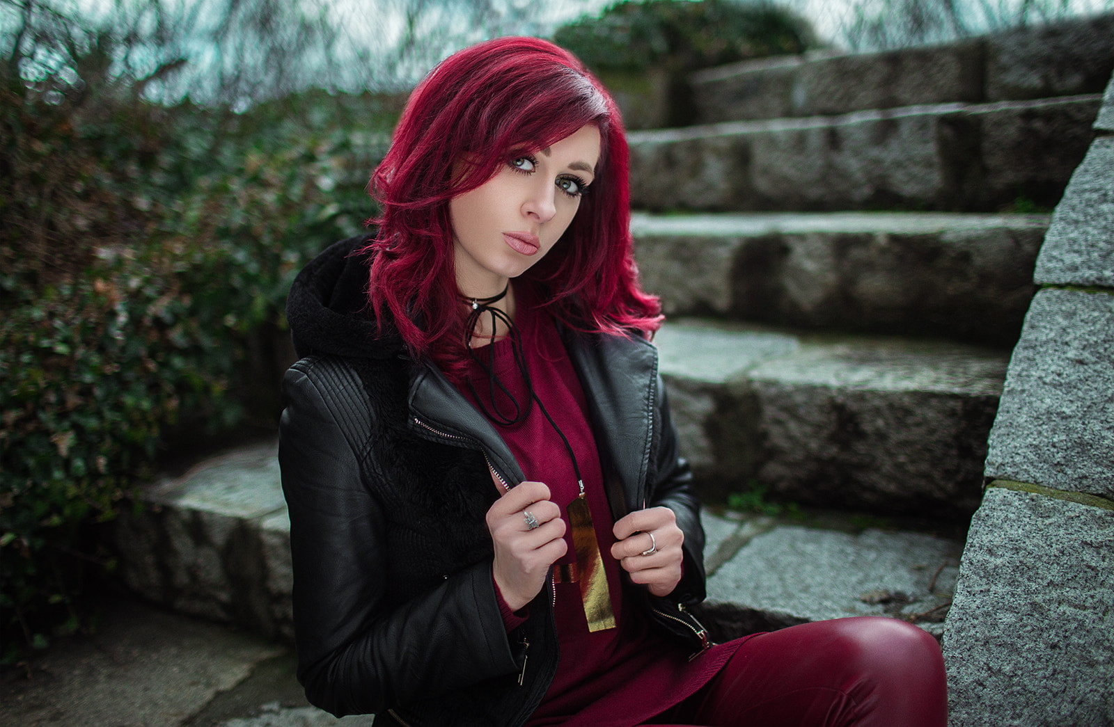 women, redhead, dyed hair, stairs, depth of field, portrait