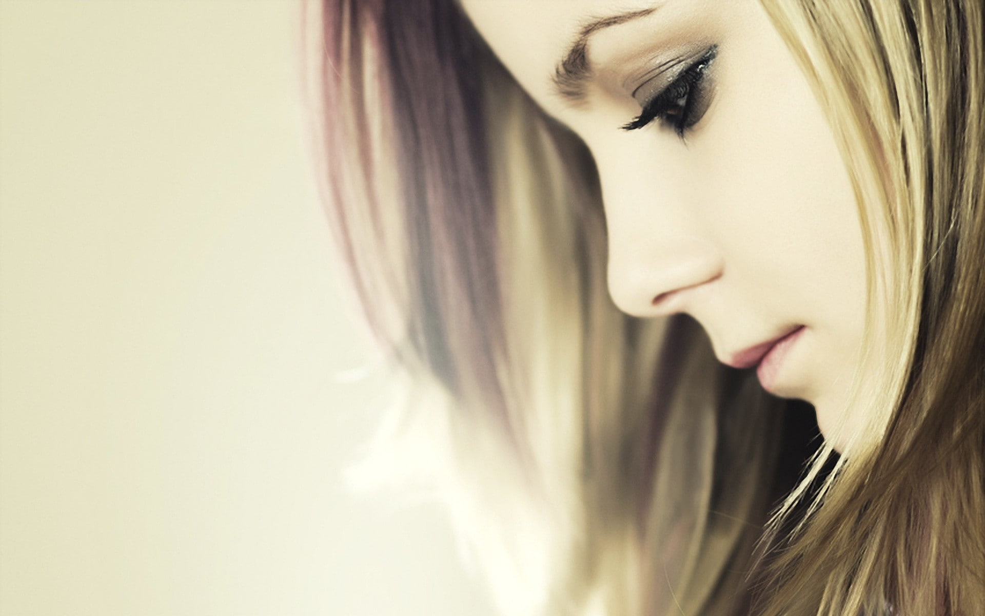 women, Avril Lavigne, singer, makeup, closeup, eyeliner, young adult