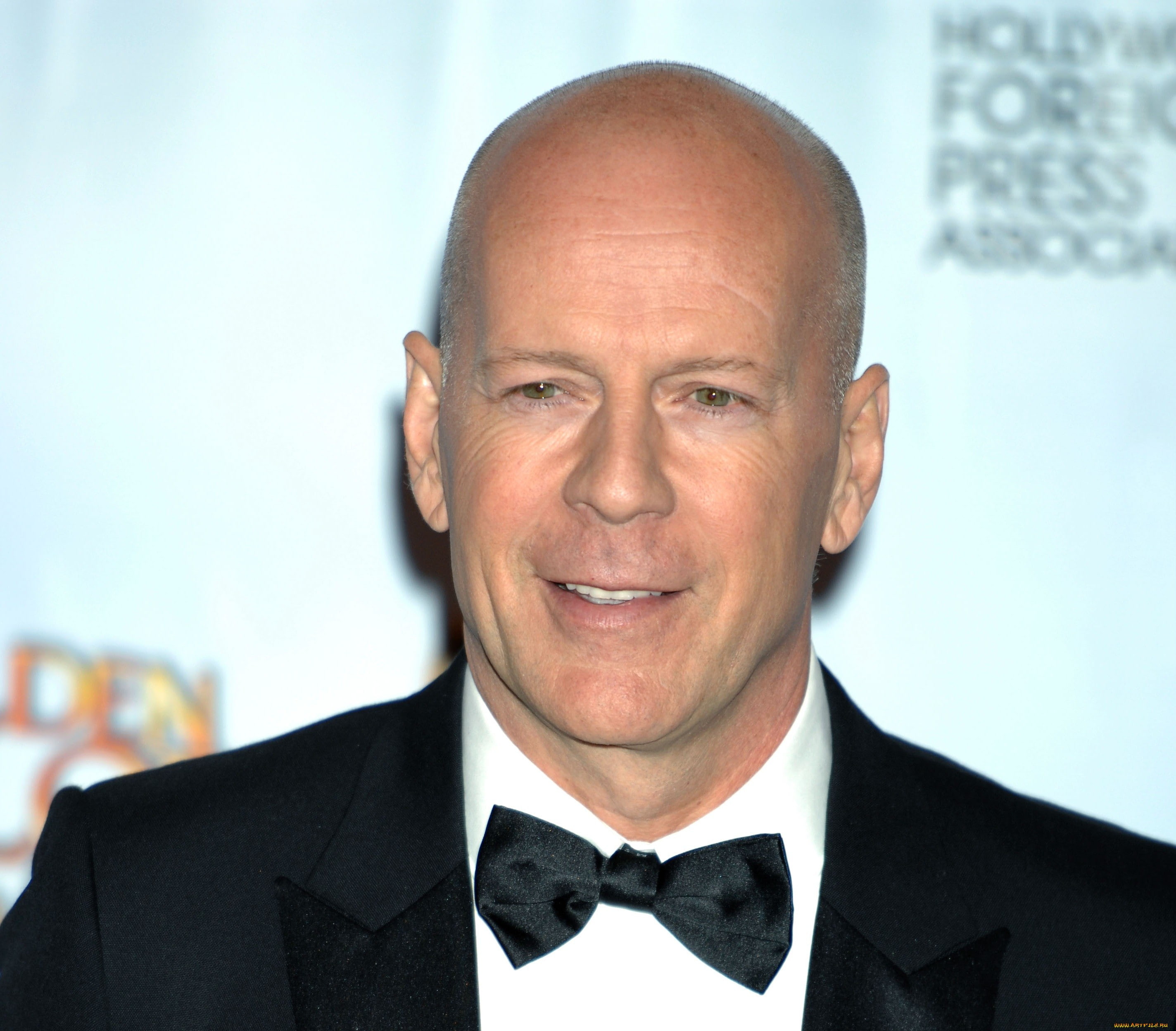 Free download | HD wallpaper: Bruce Willis At Award Photoshoot ...
