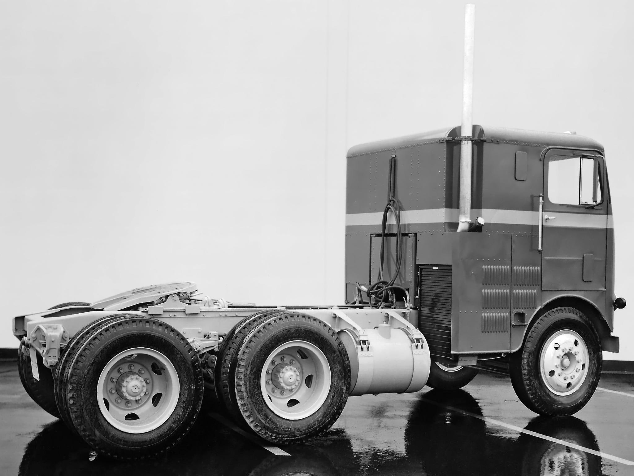 1954 White Freightliner Wf8164t Semi Tractor Retro High Resolution