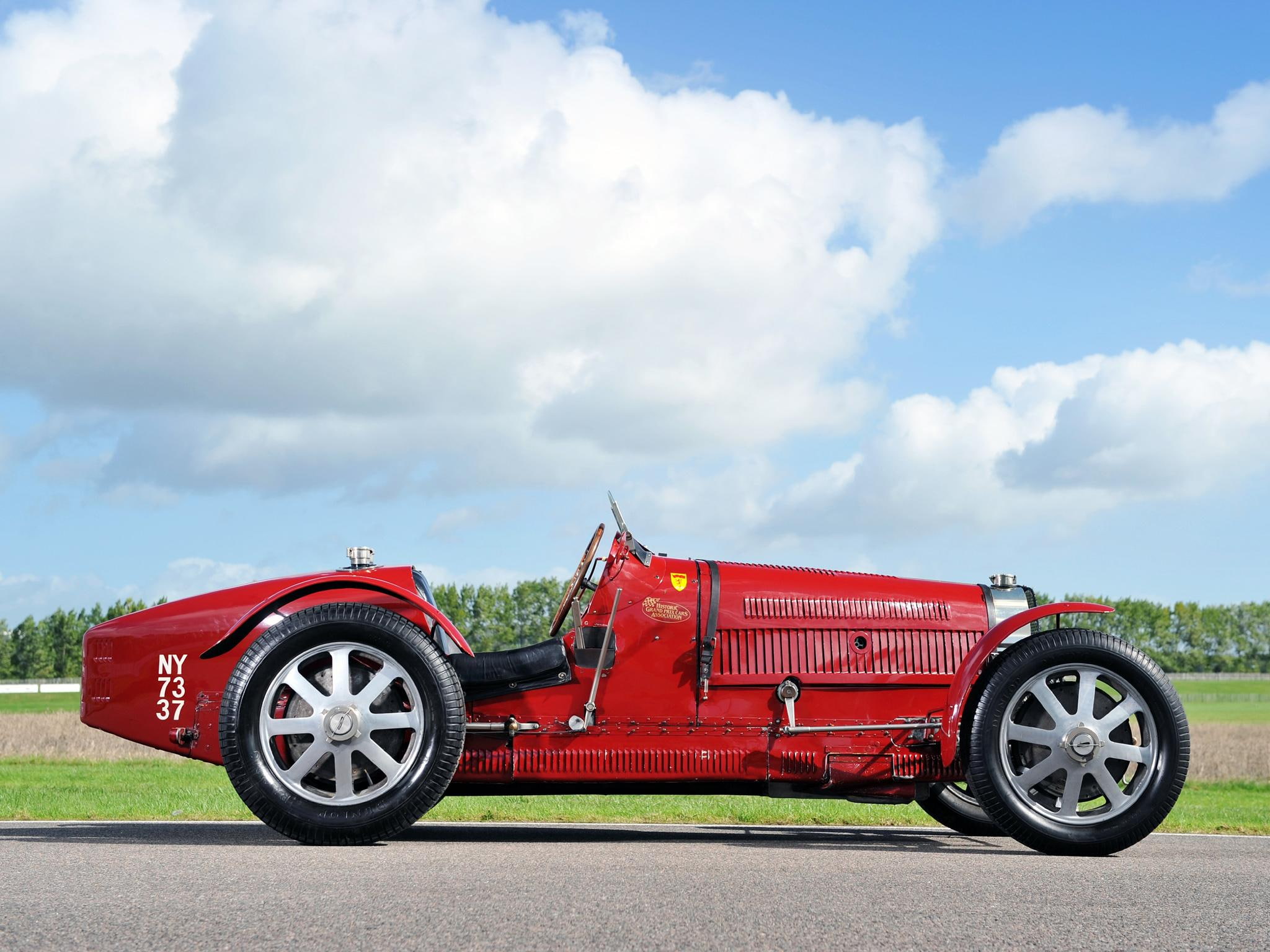Classic Gr Prix, red vintage car, grand, racer, bugatti, type