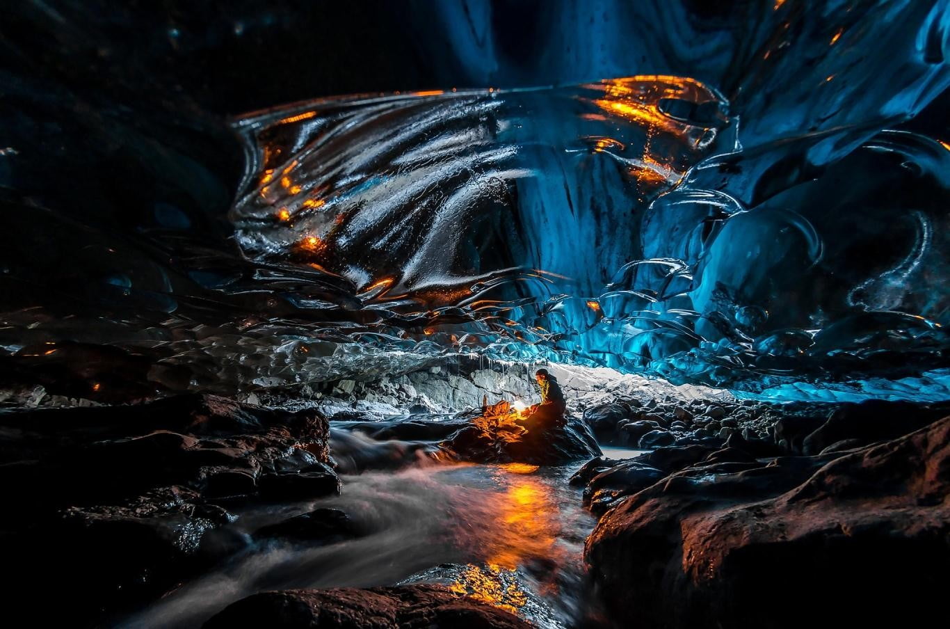 river 3D wallpaper, nature, cave, water, men, Iceland, lights