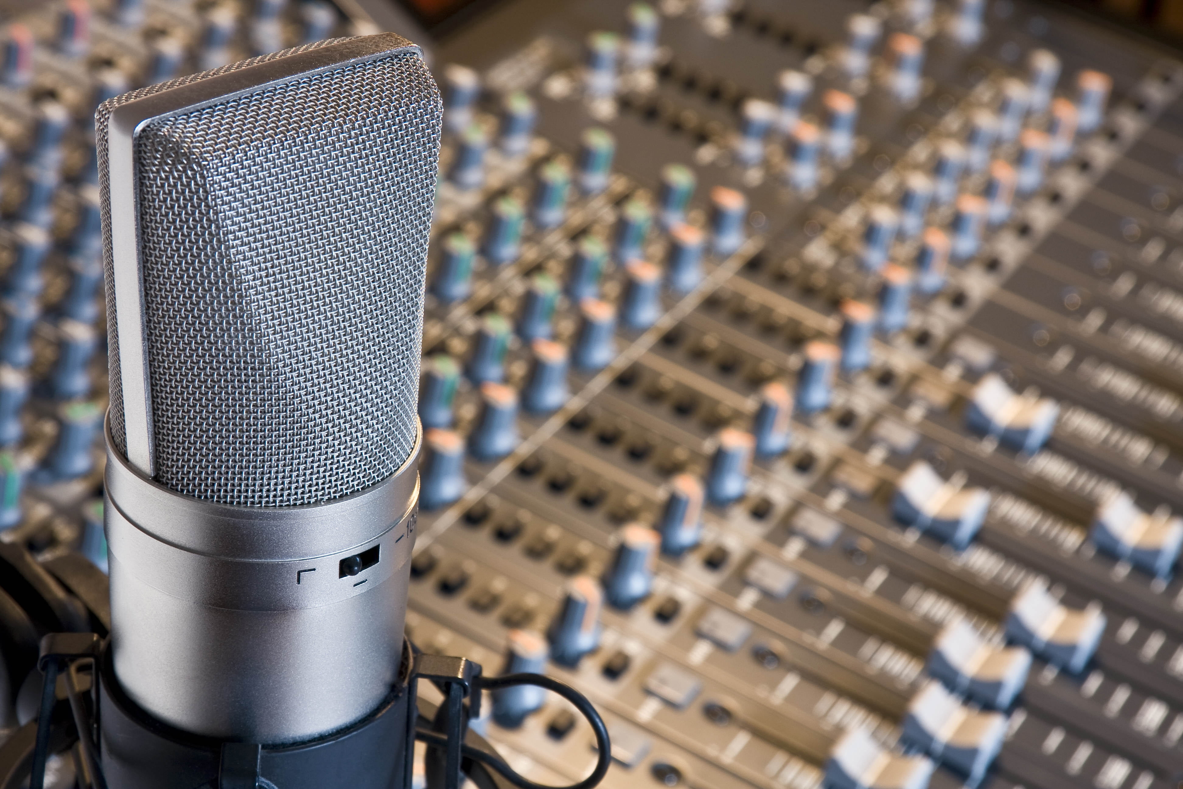 silver condenser microphone, remote, studio, eq, broadcasting