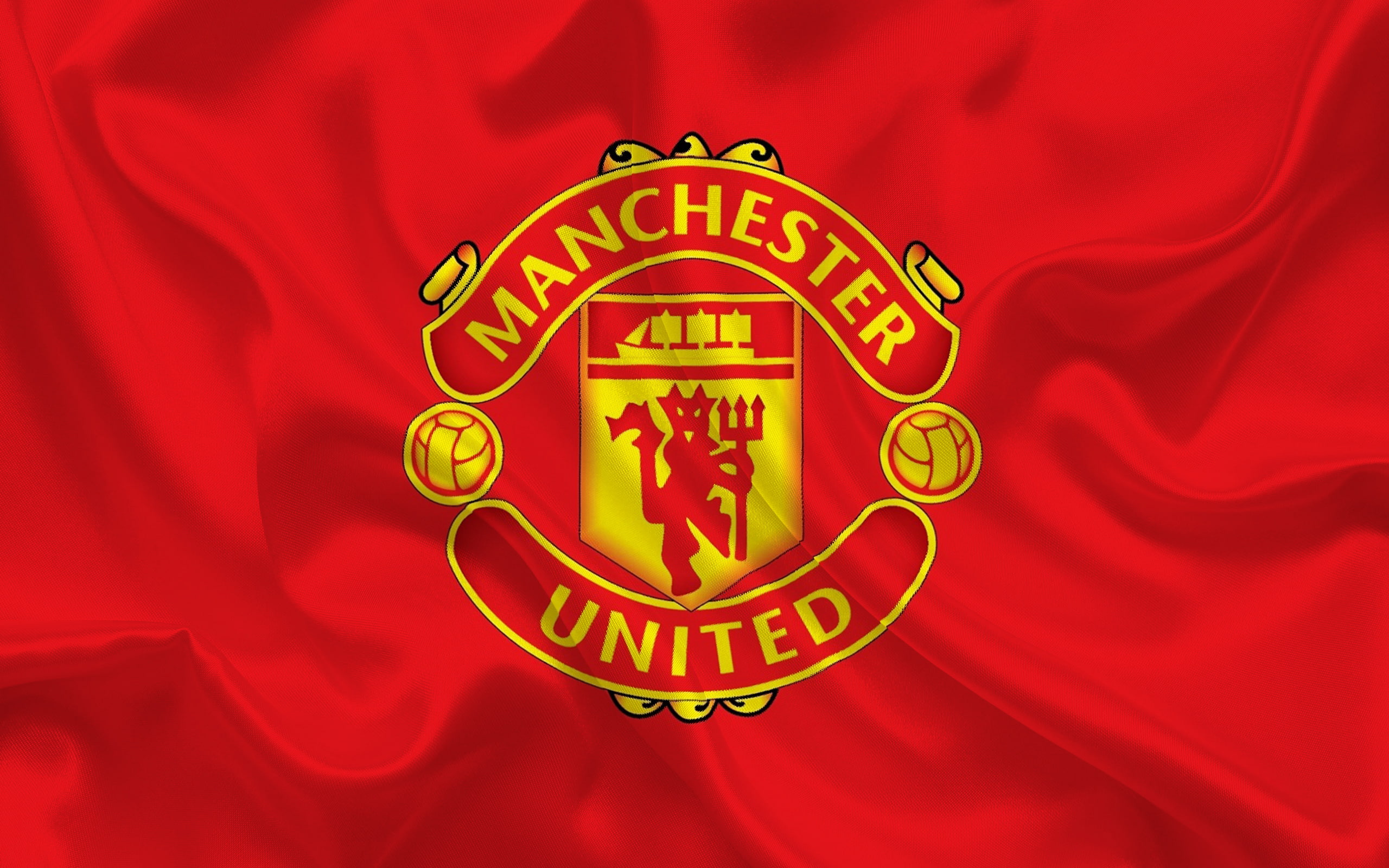 Manutd. Эмблема Манчестер Юнайтед футбольный клуб. Флаг футбольного клуба Манчестер Юнайтед. Манчестер Юнайтед команда с флагом. Манчестер Юнайтед герб клуба.
