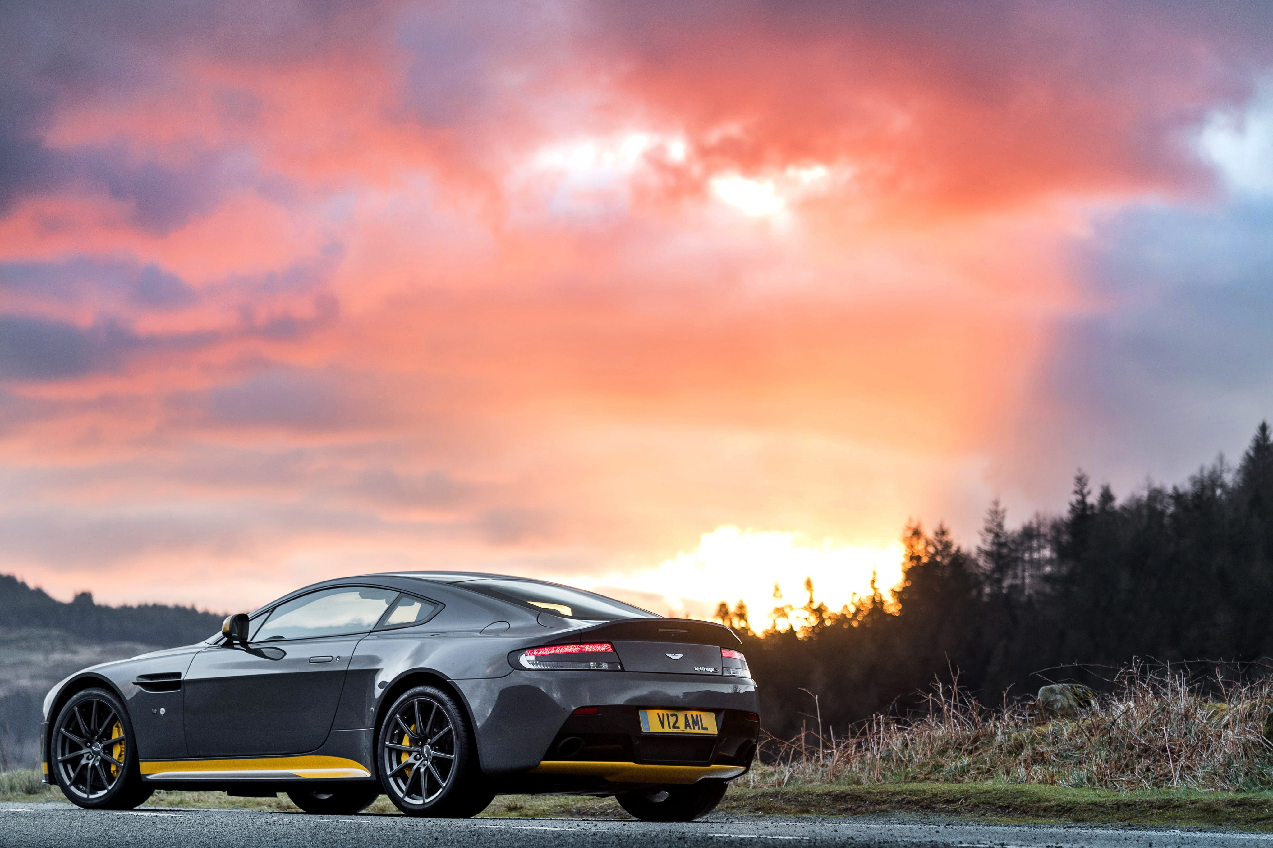 Aston Martin, V12, Vantage S, car, photo, sunset, Sport-Plus Pack