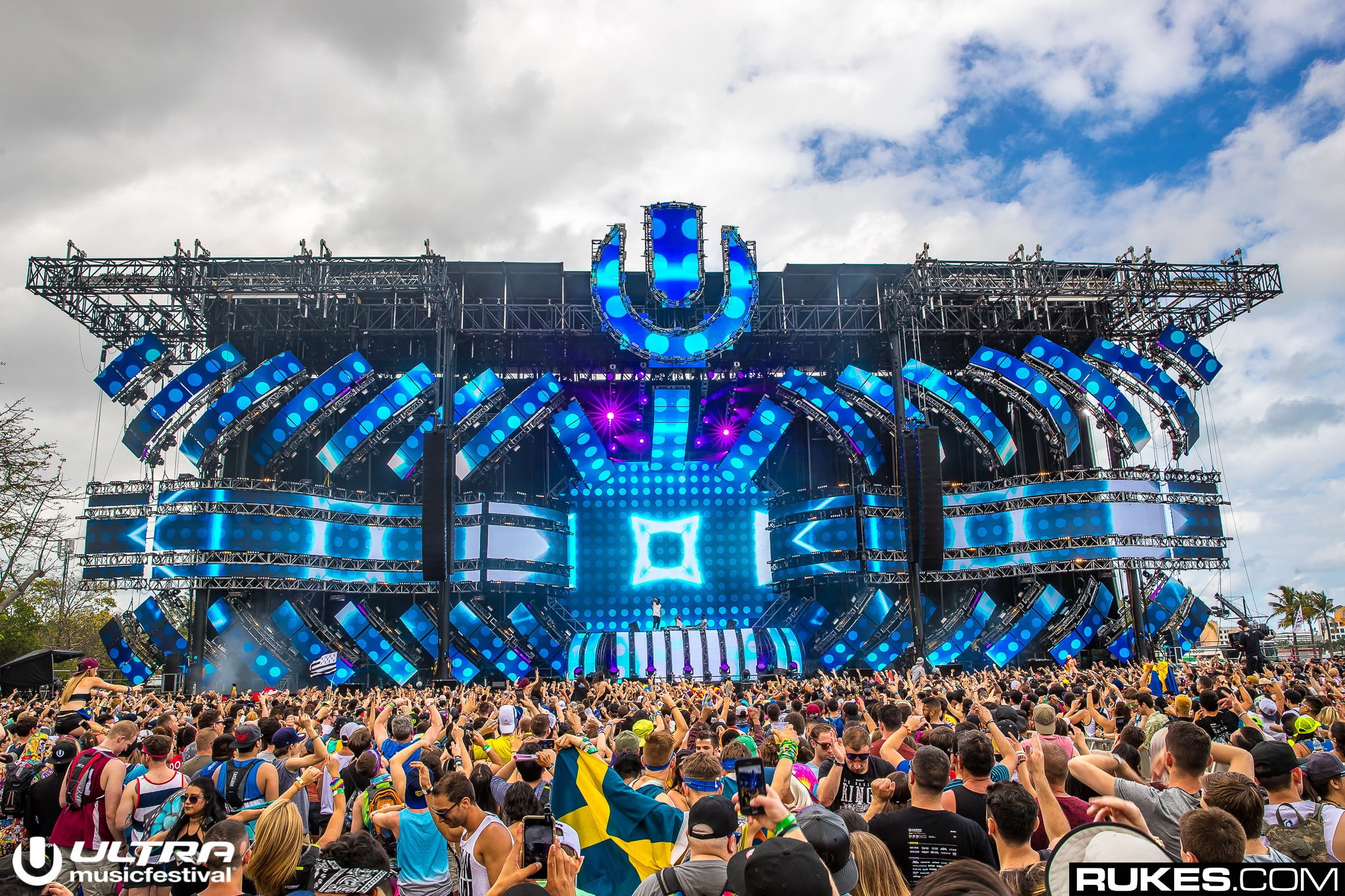 Ultra Music Festival, Rukes, DJs, crowds, photography, group of people