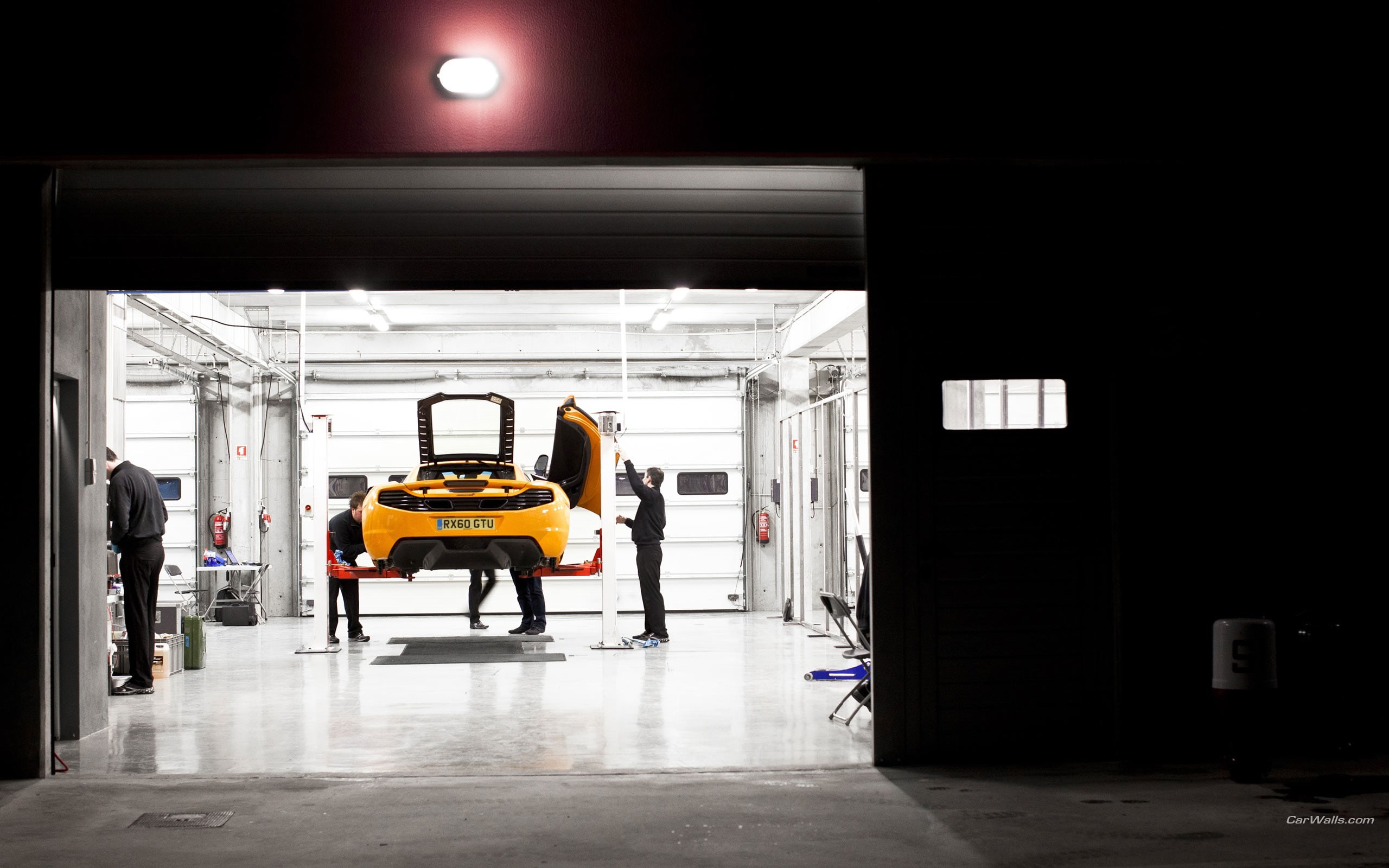 McLaren MP4-12C Garage HD, yellow sports car, cars