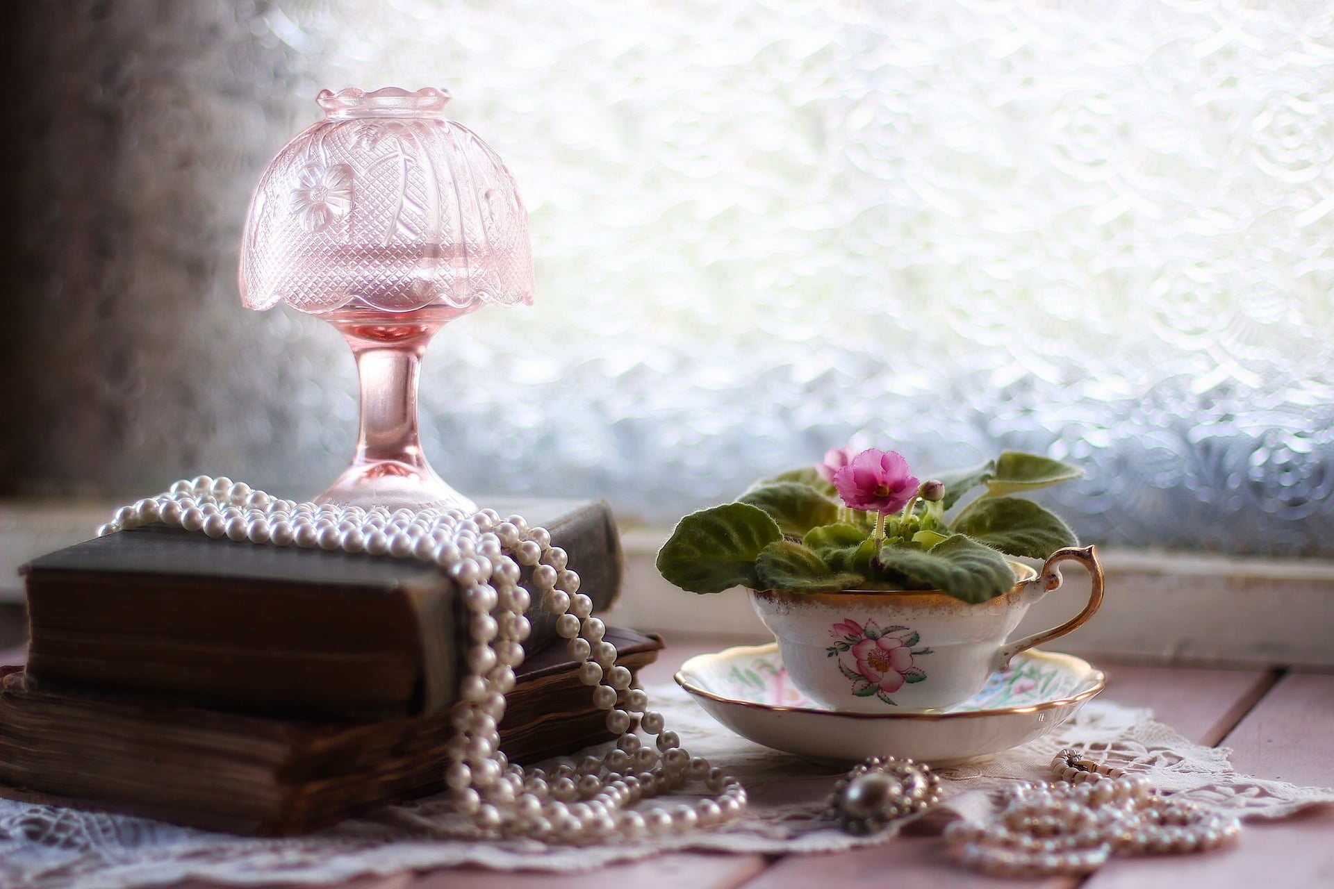 beaded white necklace, flower, decoration, books, lamp, Cup, pearl