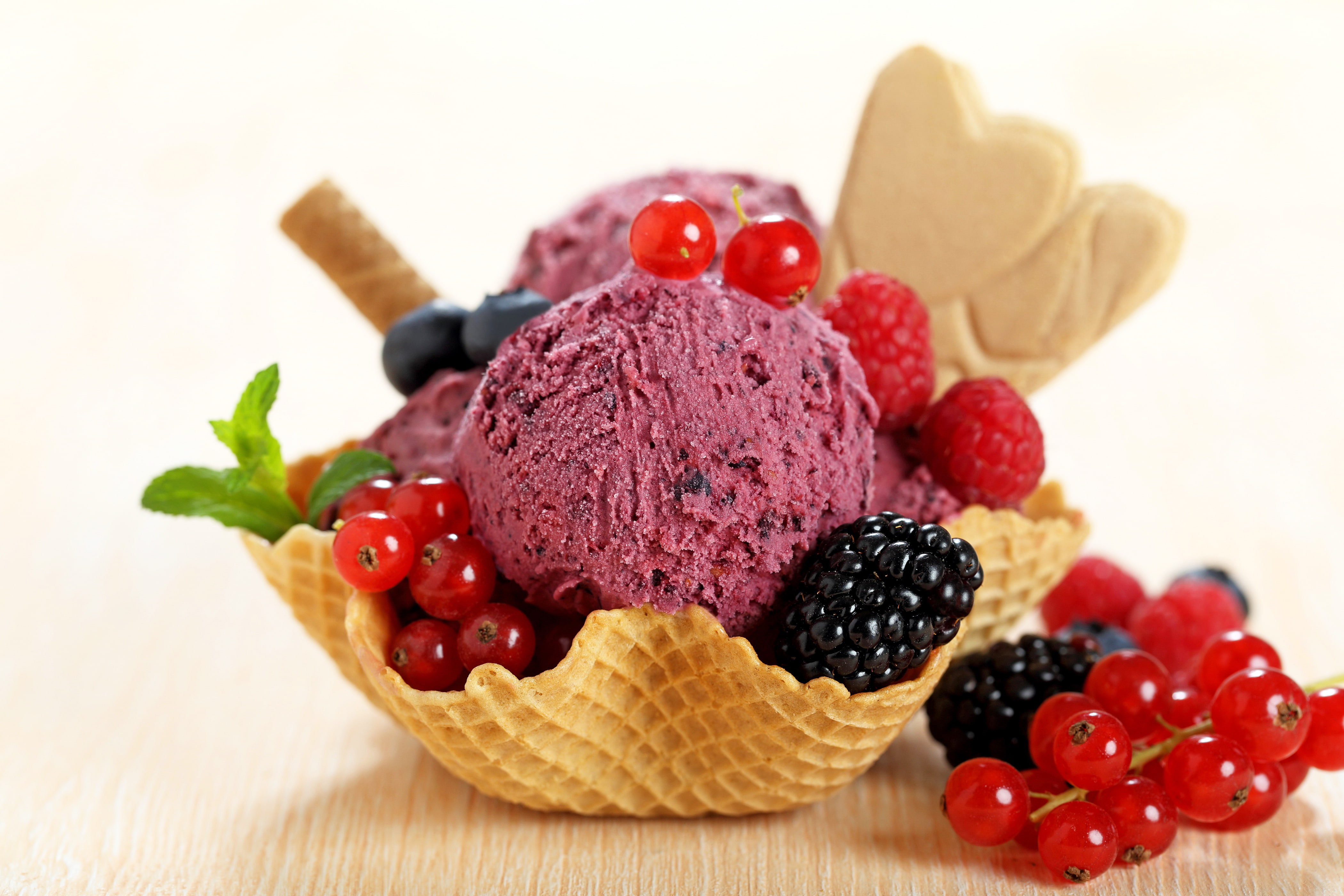 ice cream with cherry, the sweetness, food, berry, dessert, currants