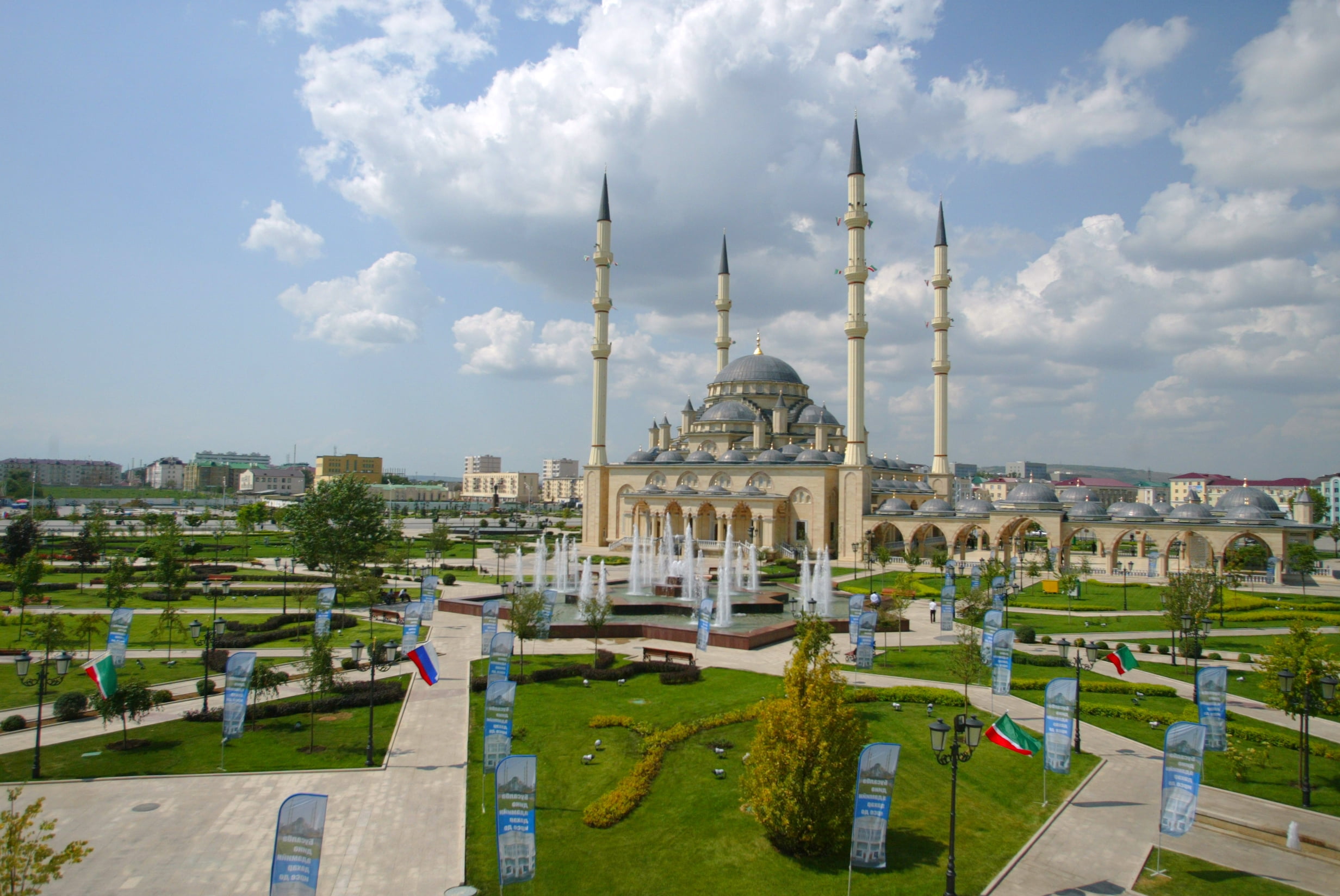white and gray mosque, chechnya, mosques, fountains, sky, clouds