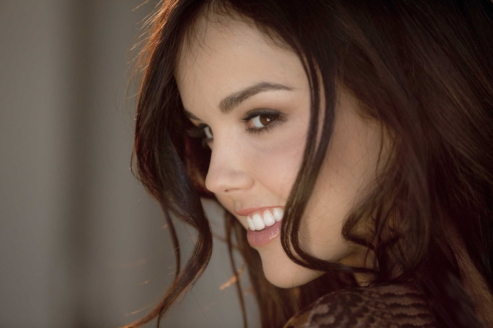 Adults, Dillion Harper, Brunette, Hazel Eyes, Model, Smile